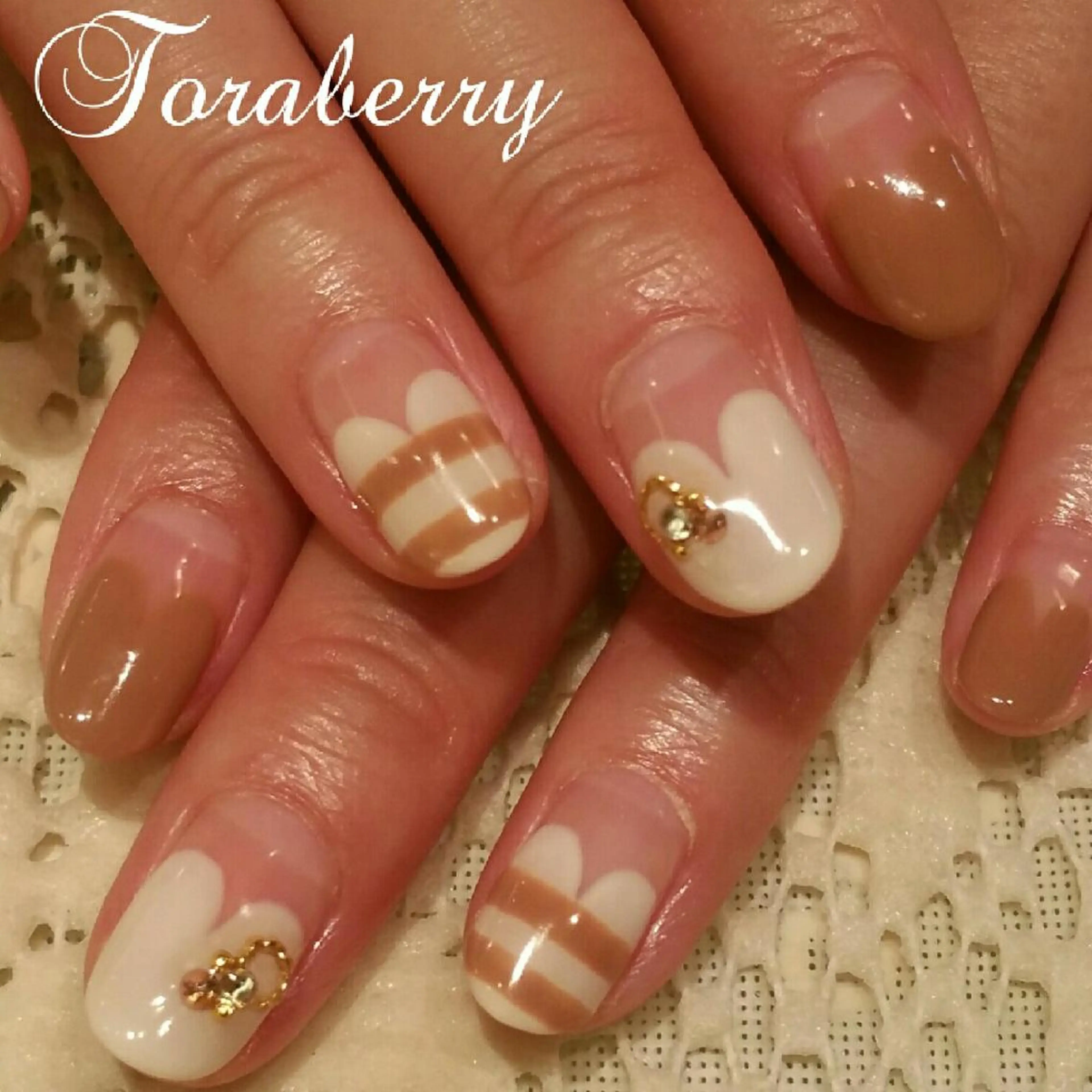 ネイル フレンチネイル ハート ネイリスト なつみのネイルデザイン