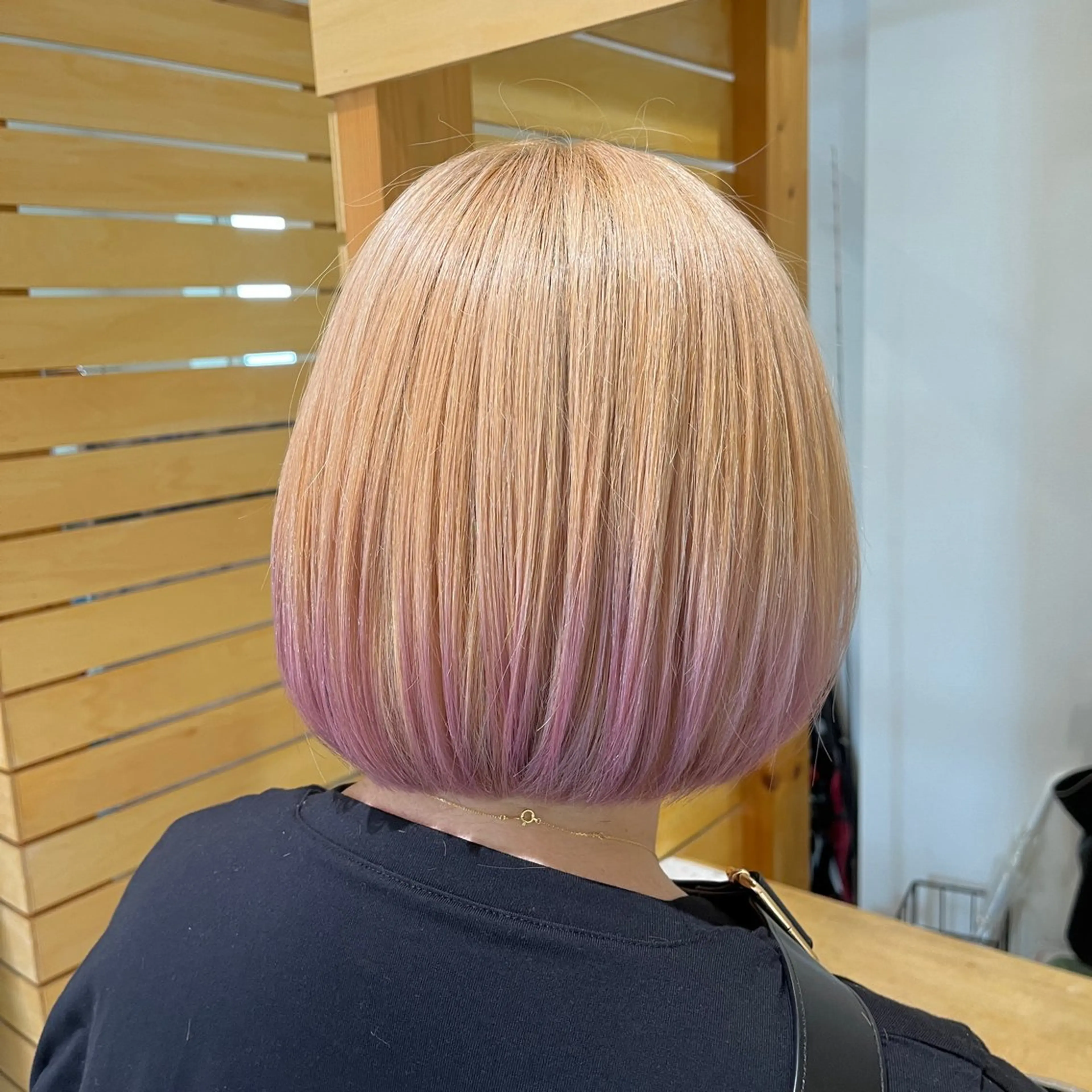 ショート カラー ブリーチ ヘアカラー トリートメント RUBEUS【ルベウス】所属・✨艶々カラー🎨 杉本賢人のヘアスタイル