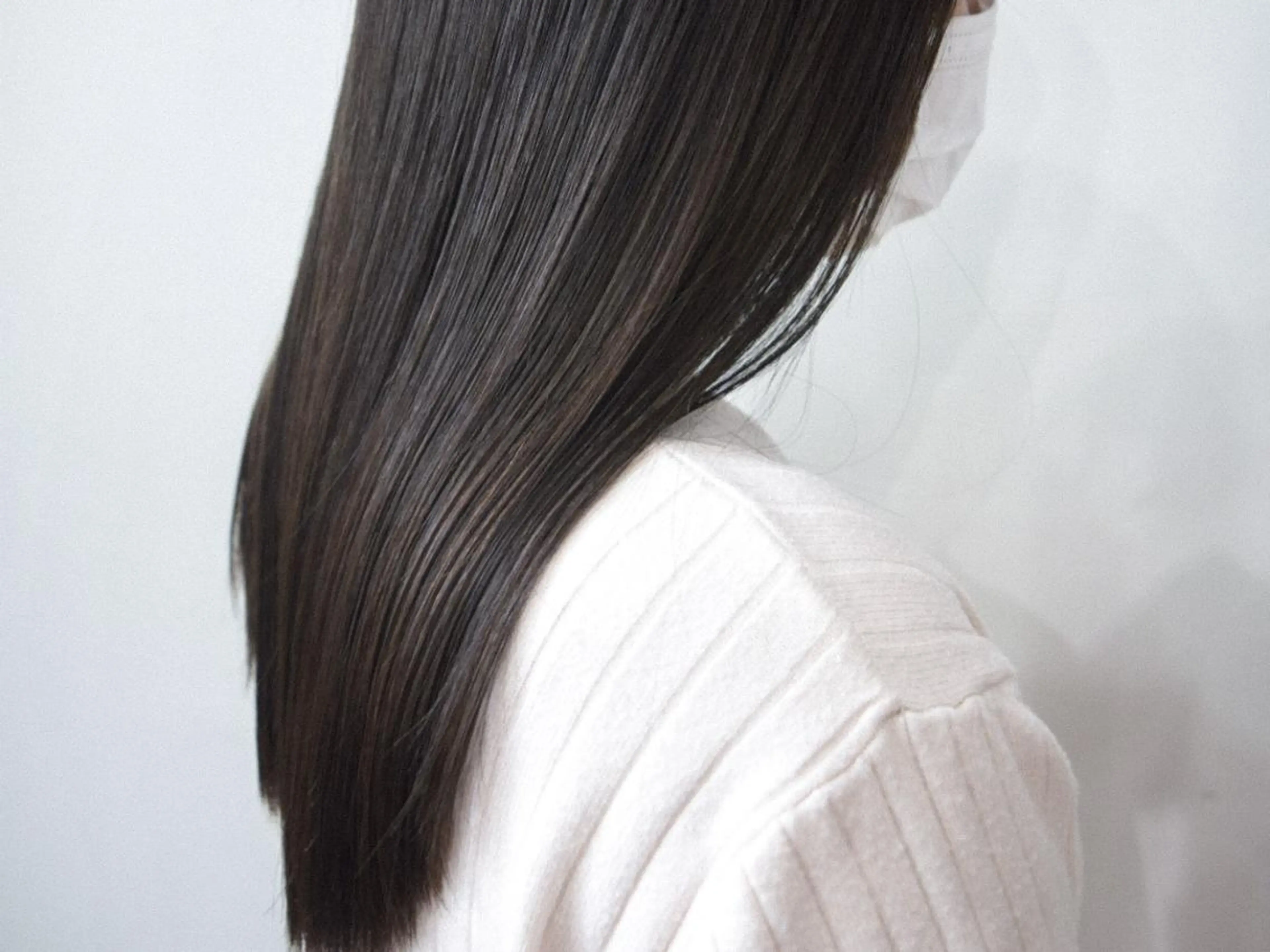 セミロング カラー グレージュ オリーブグレージュ オリーブグレー 髪質改善 ハイトーンカラー RYUのヘアスタイル