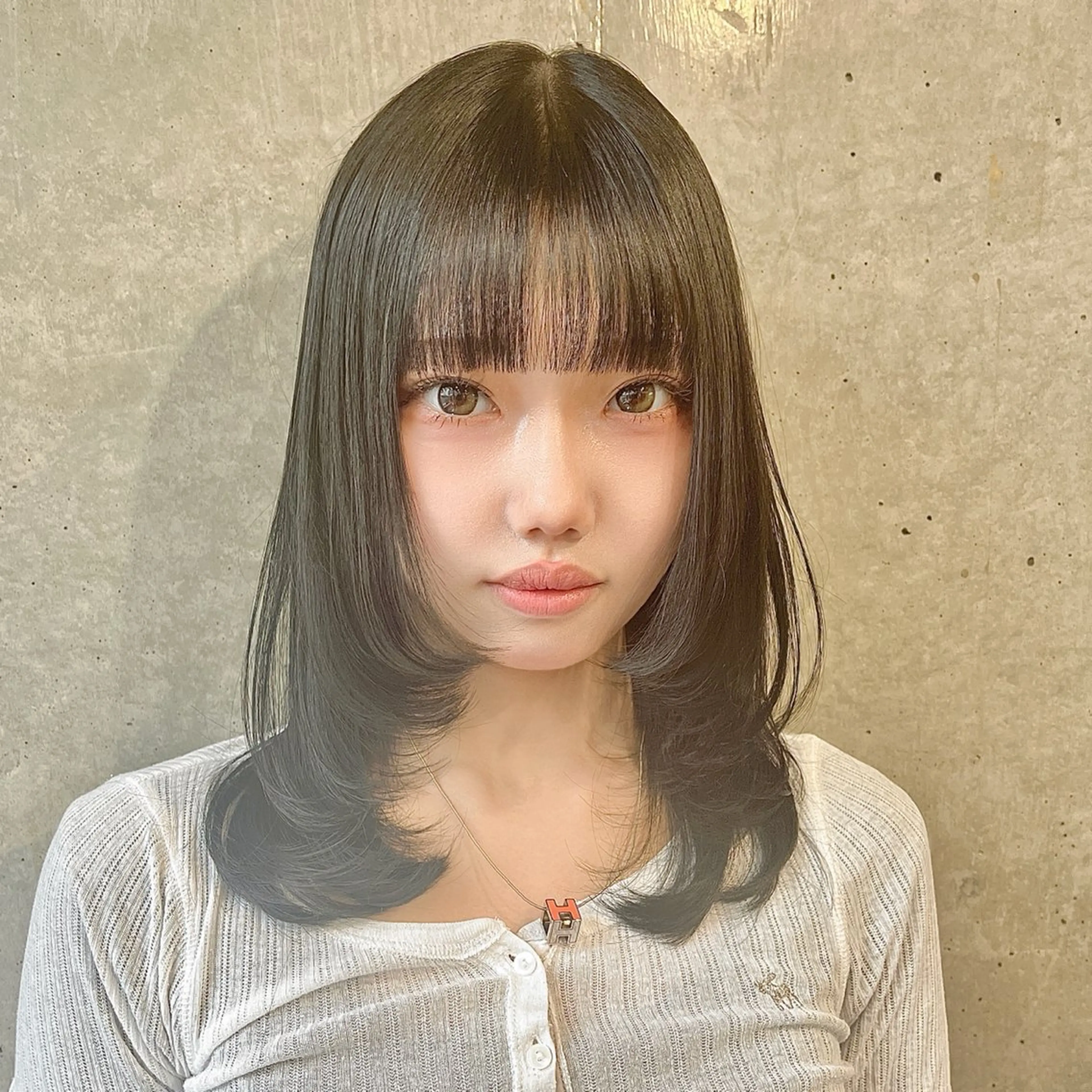 顔まわりレイヤーカット＋1STEPトリートメント＋ブローの写真