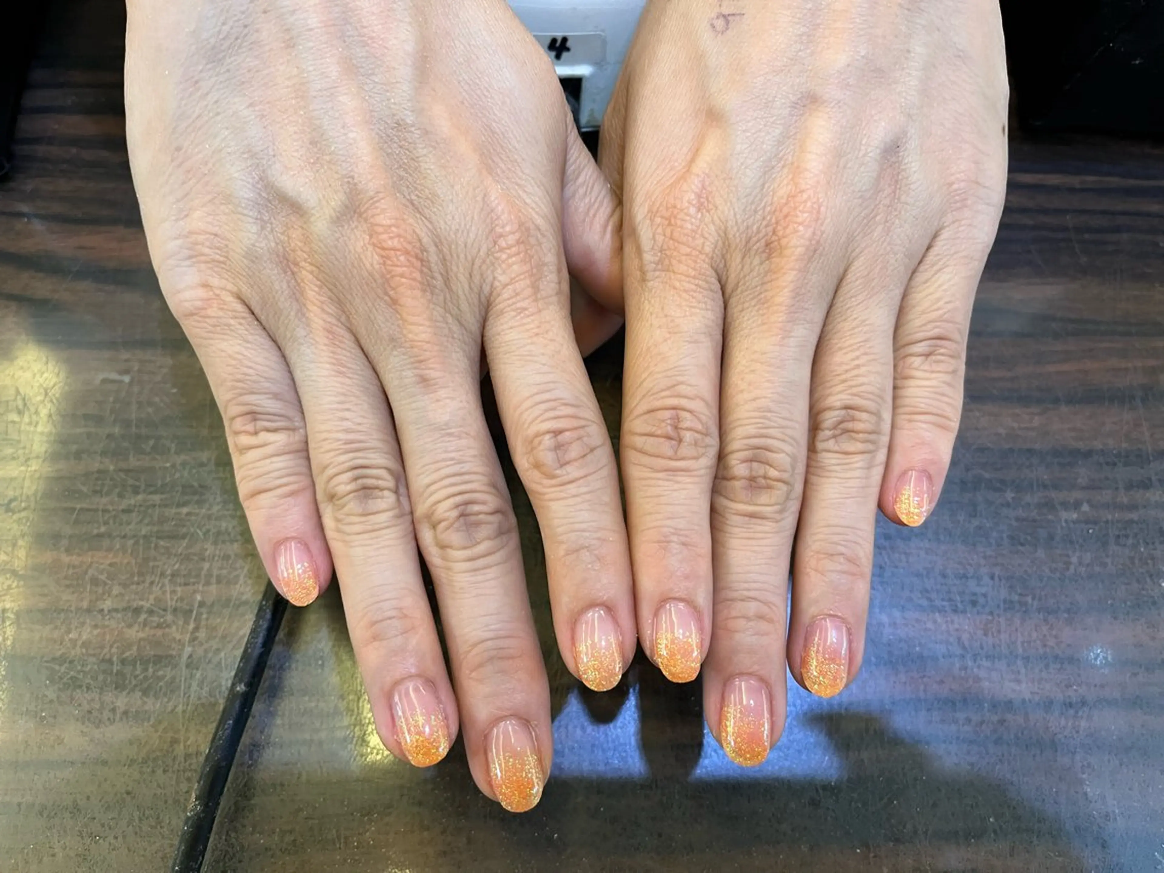 ネイル グラデーション ラメ(グリッター) ラメグラデーション 僧根 志津代のネイルデザイン