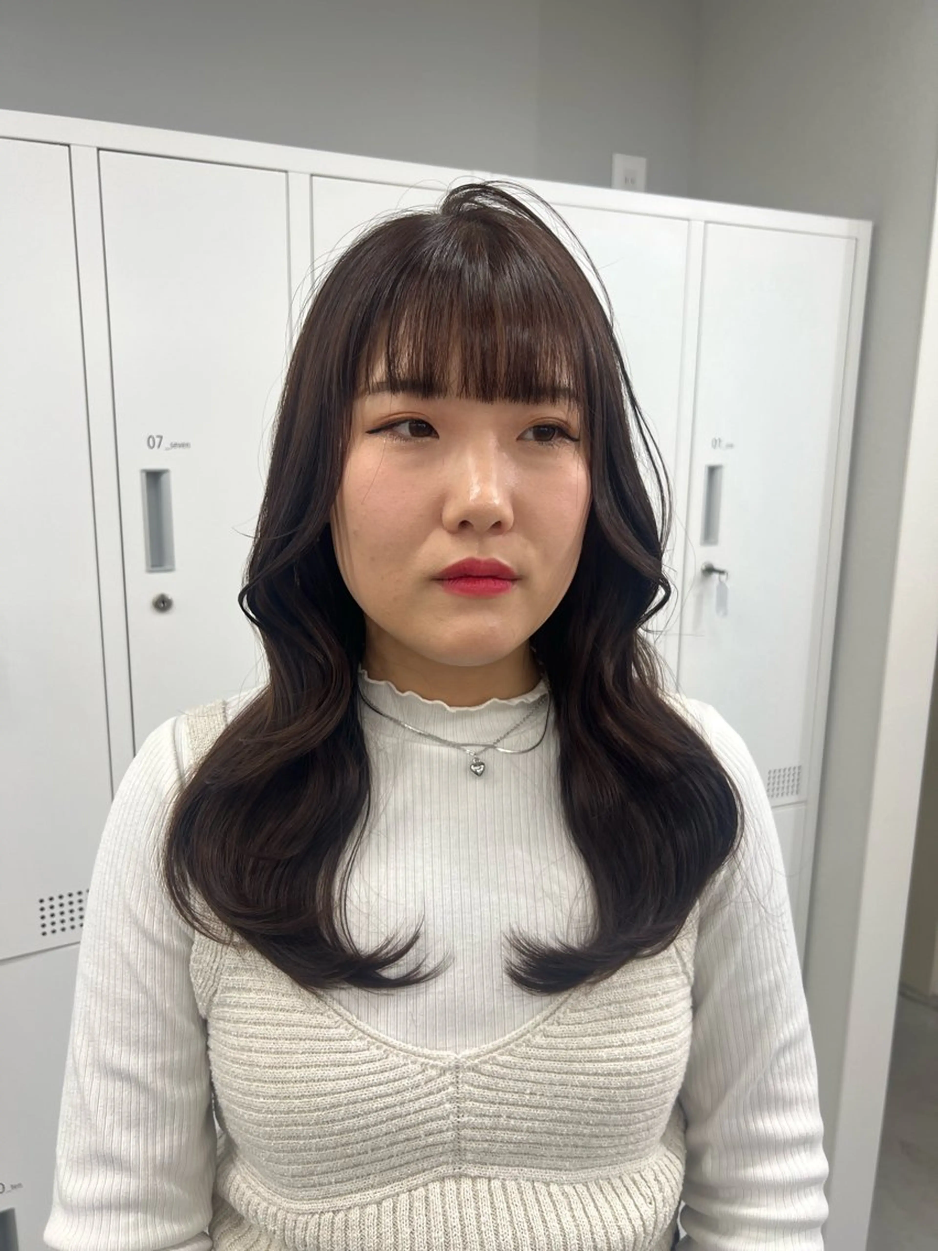 セミロング 韓国風ヘア カット ヘアカラー maya レイヤーカットのヘアスタイル