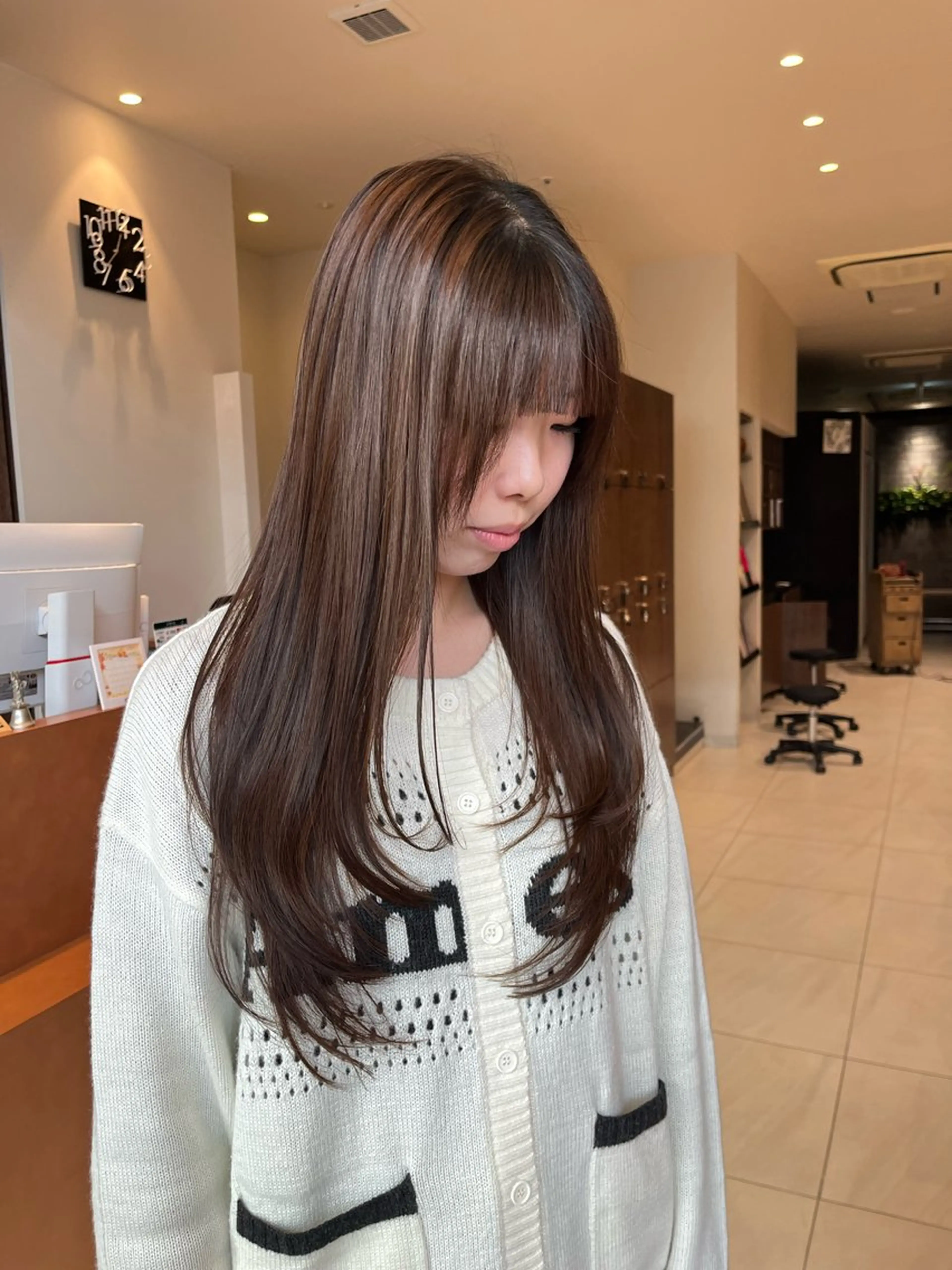 ロング レイヤーカット 酸性ストレート カット 縮毛矯正 トリートメント ブリーチ・ツヤ髪特化 レイヤー🥝ルナのヘアスタイル