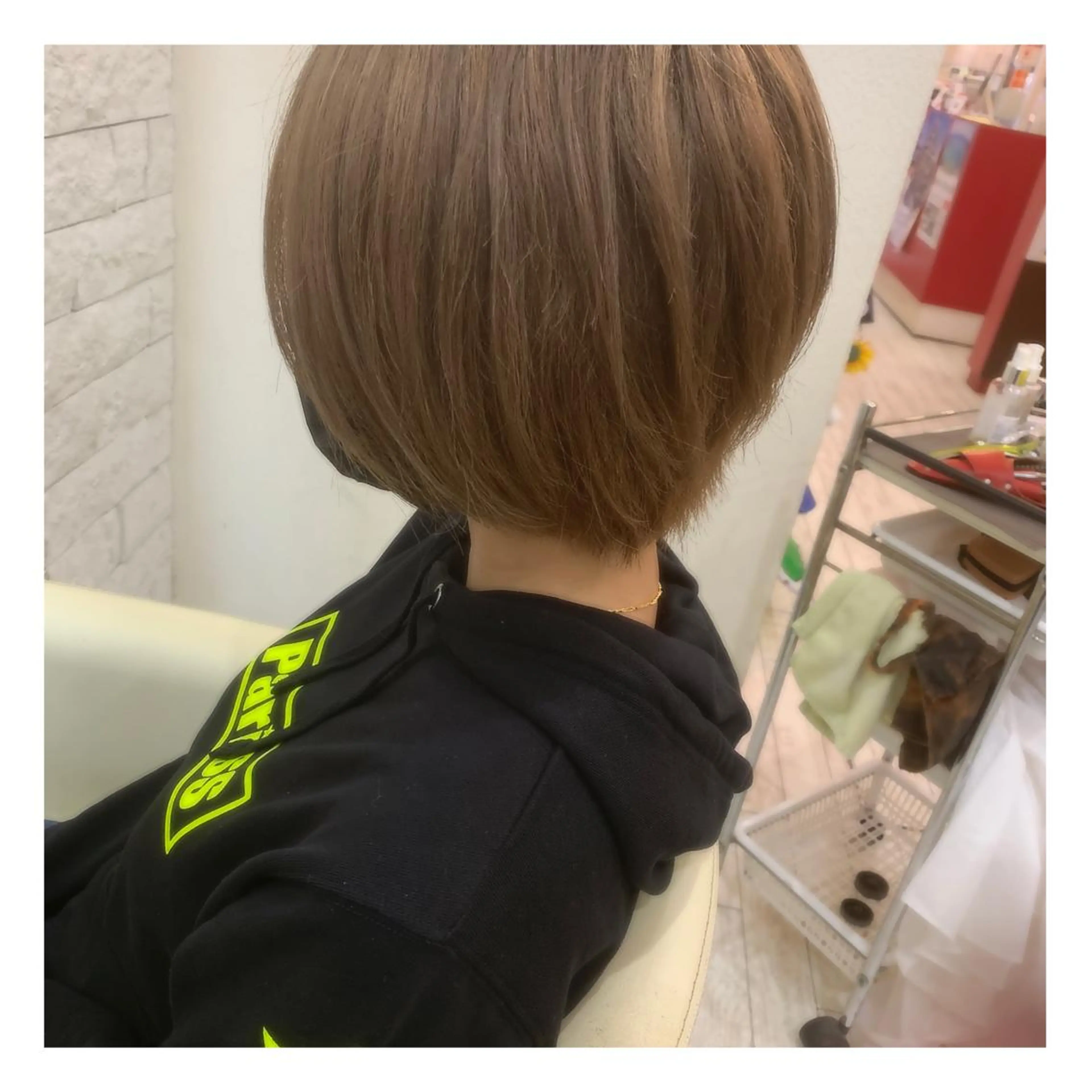 ショート カラー ヘアアレンジ ベージュカラー 今村公介 ブリーチ特化、派手髪のヘアスタイル