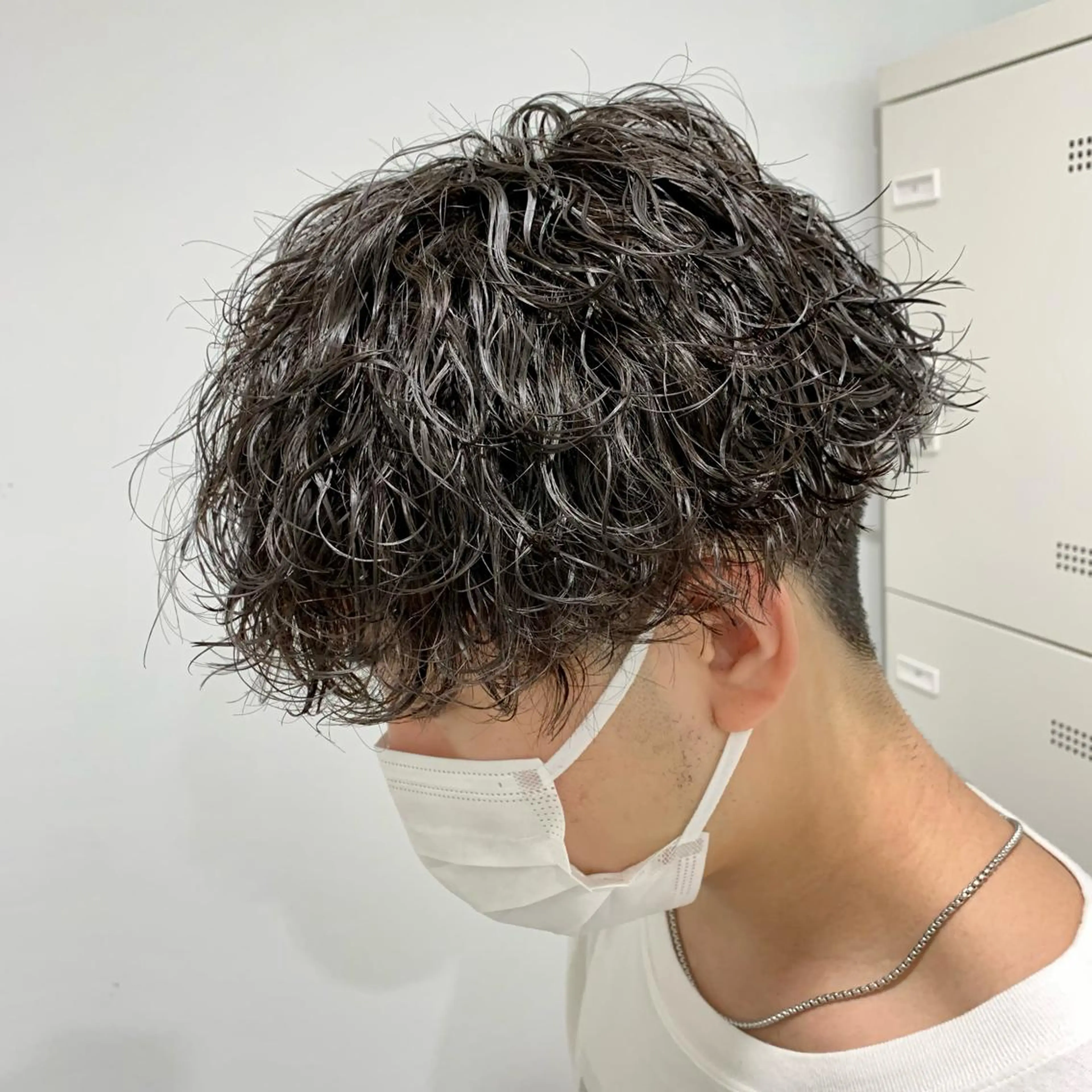 ミディアム パーマ ヘアアレンジ メンズ カット パーマ トリートメント ヘッドスパ ヘアセット 艶カラー の達人のヘアスタイル
