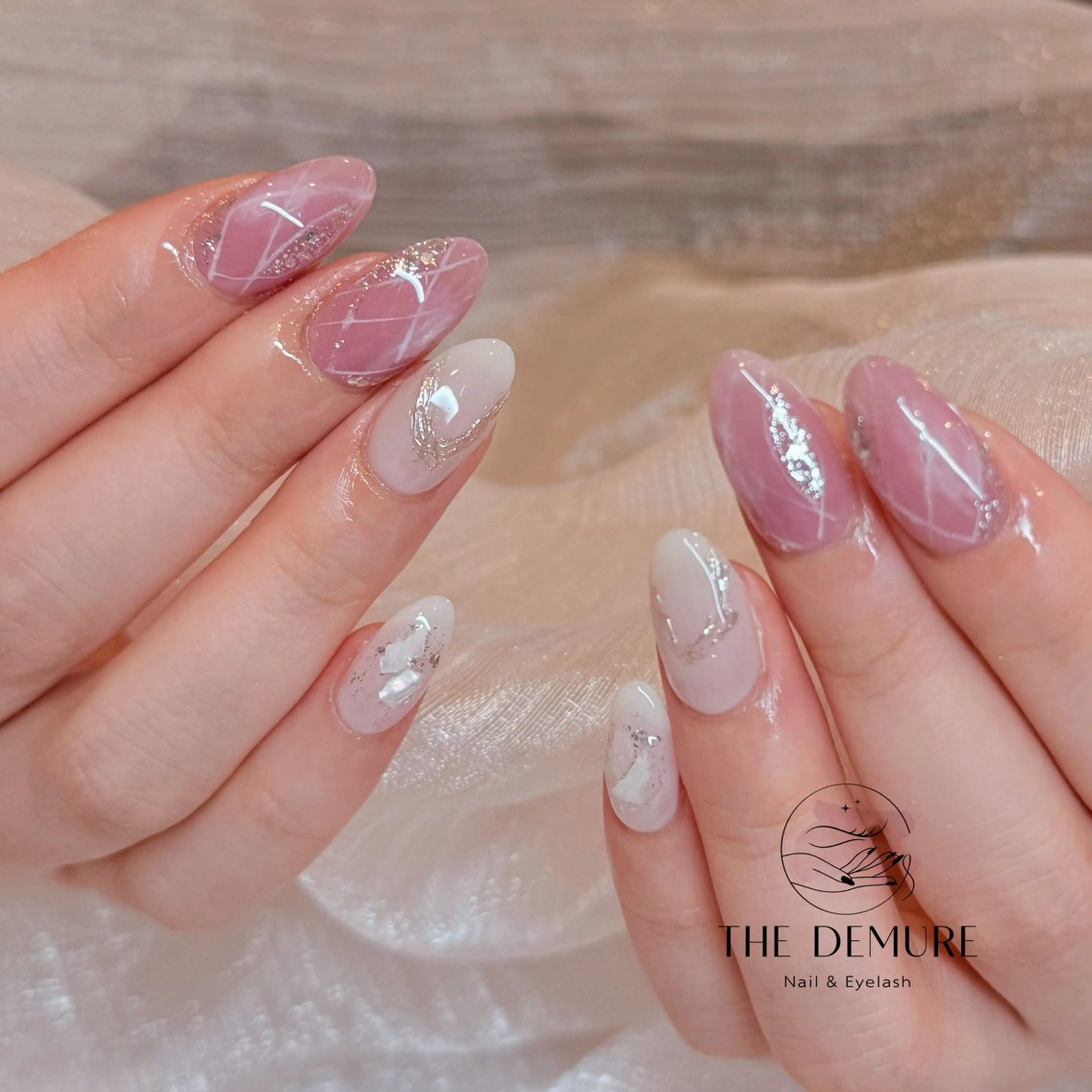 ネイル アートネイル 韓国ネイル マグネットネイル オフィスネイル スカルプネイル ハンドネイル ハンドケア NailDemure 【銀座店】のネイルデザイン