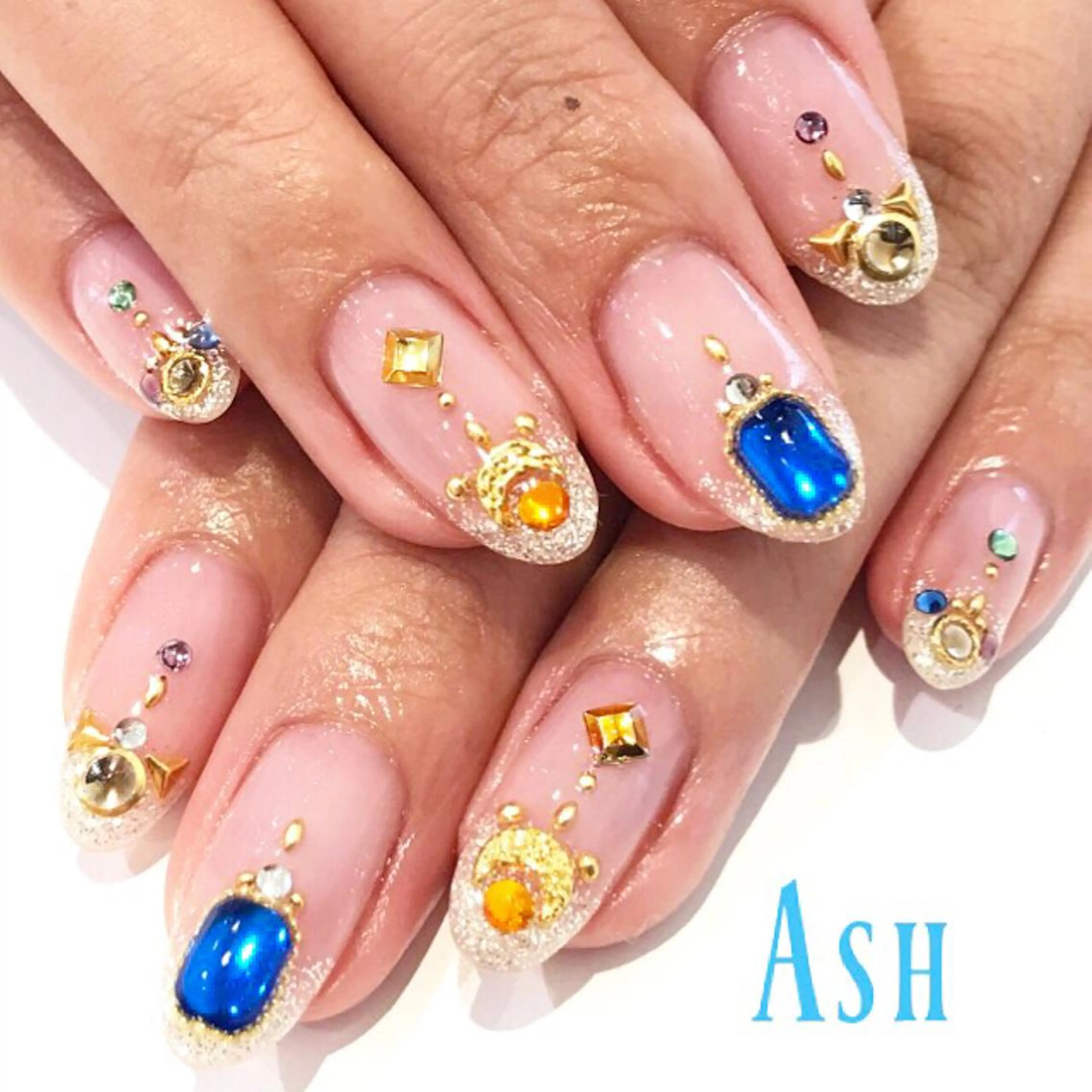 ネイル グラデーション ラメ(グリッター) ラメグラデーション ハンドネイル 🩵NORIKO 上品ネイルが得意🩵のネイルデザイン