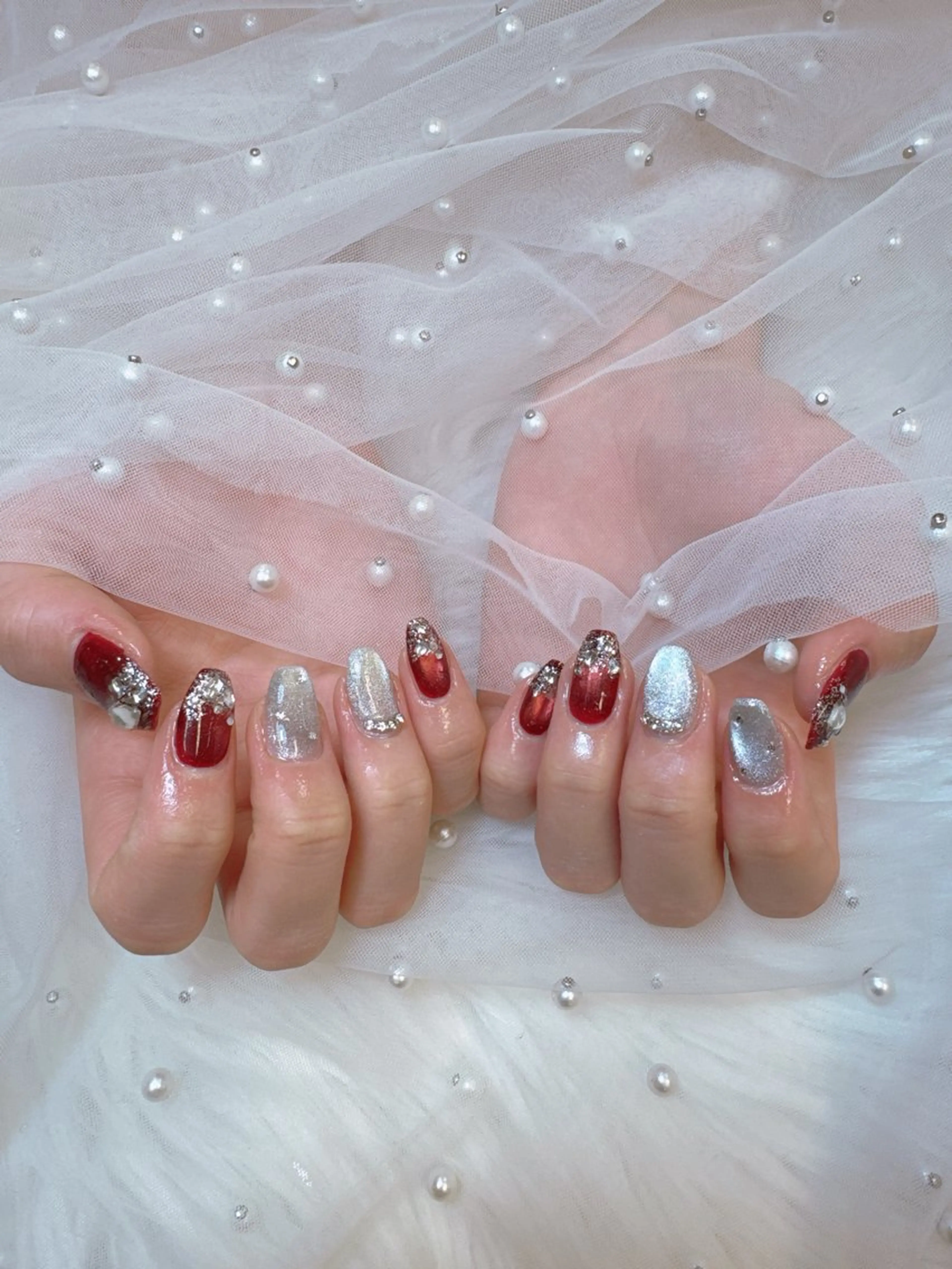ネイル 成人式 フレンチネイル ジェルネイル ガラスフレンチ キラキラネイル ハンドネイル クイーンズネイル銀座所属・Queeens nailのネイルデザイン