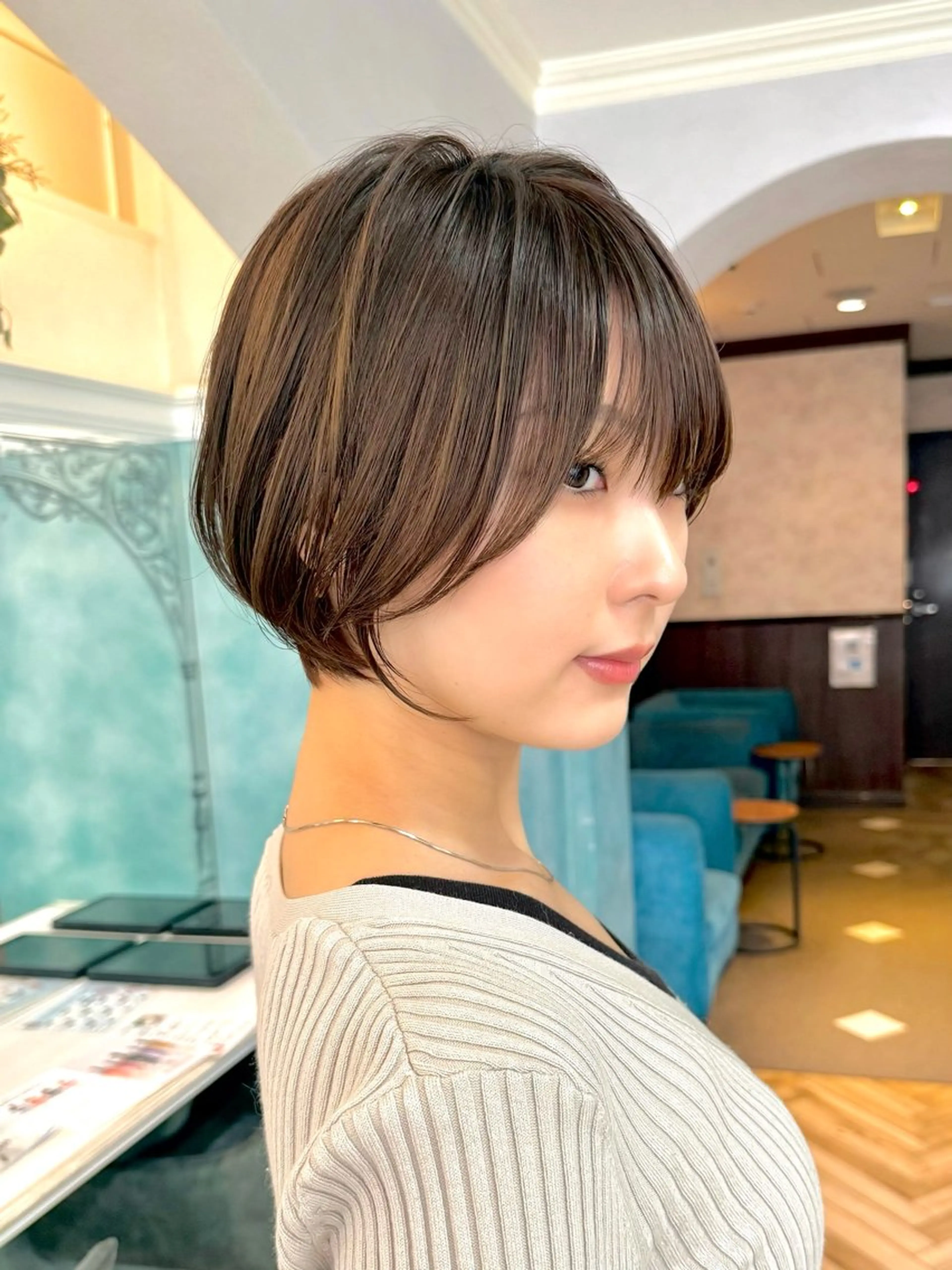 ショート ボブ 顔周りカット 髪質改善 韓国風ヘア レイヤーカット 大人美人ショート 杉浦主馬のヘアスタイル