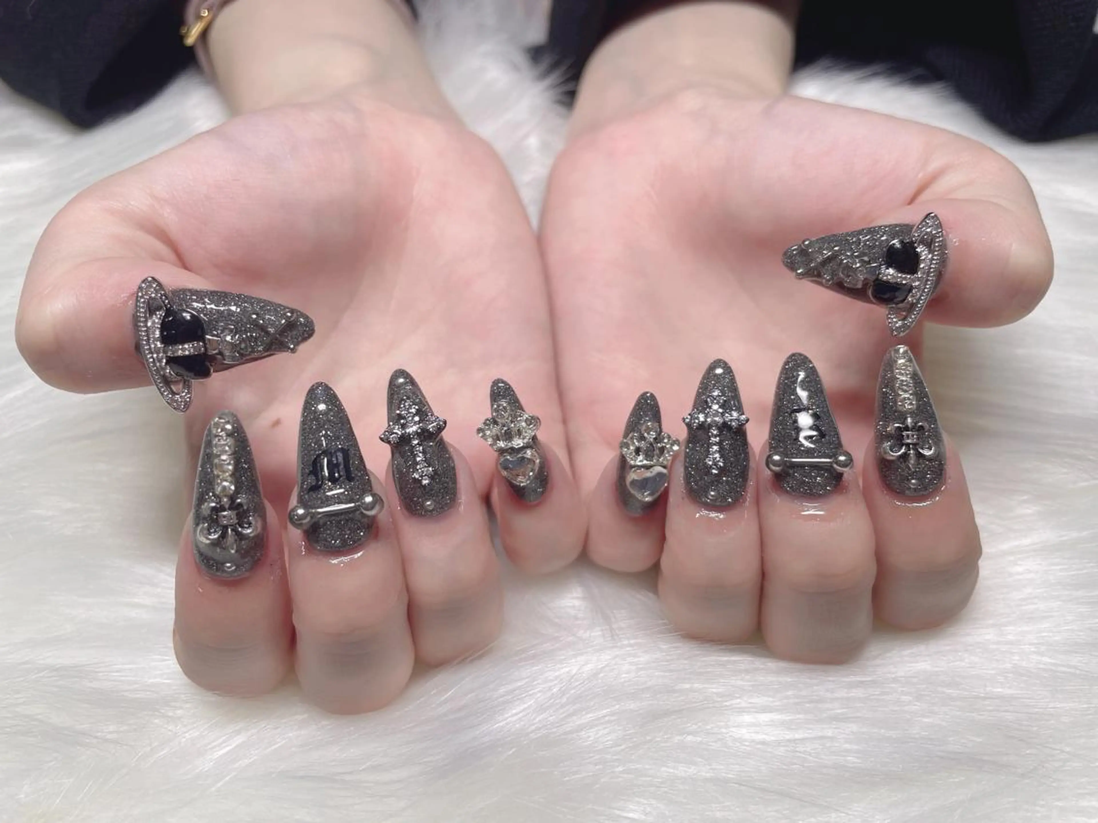 ミディアム ネイル ハンドネイル 《LB》ラブリエ Nail&eyeのマツエク・マツパデザイン