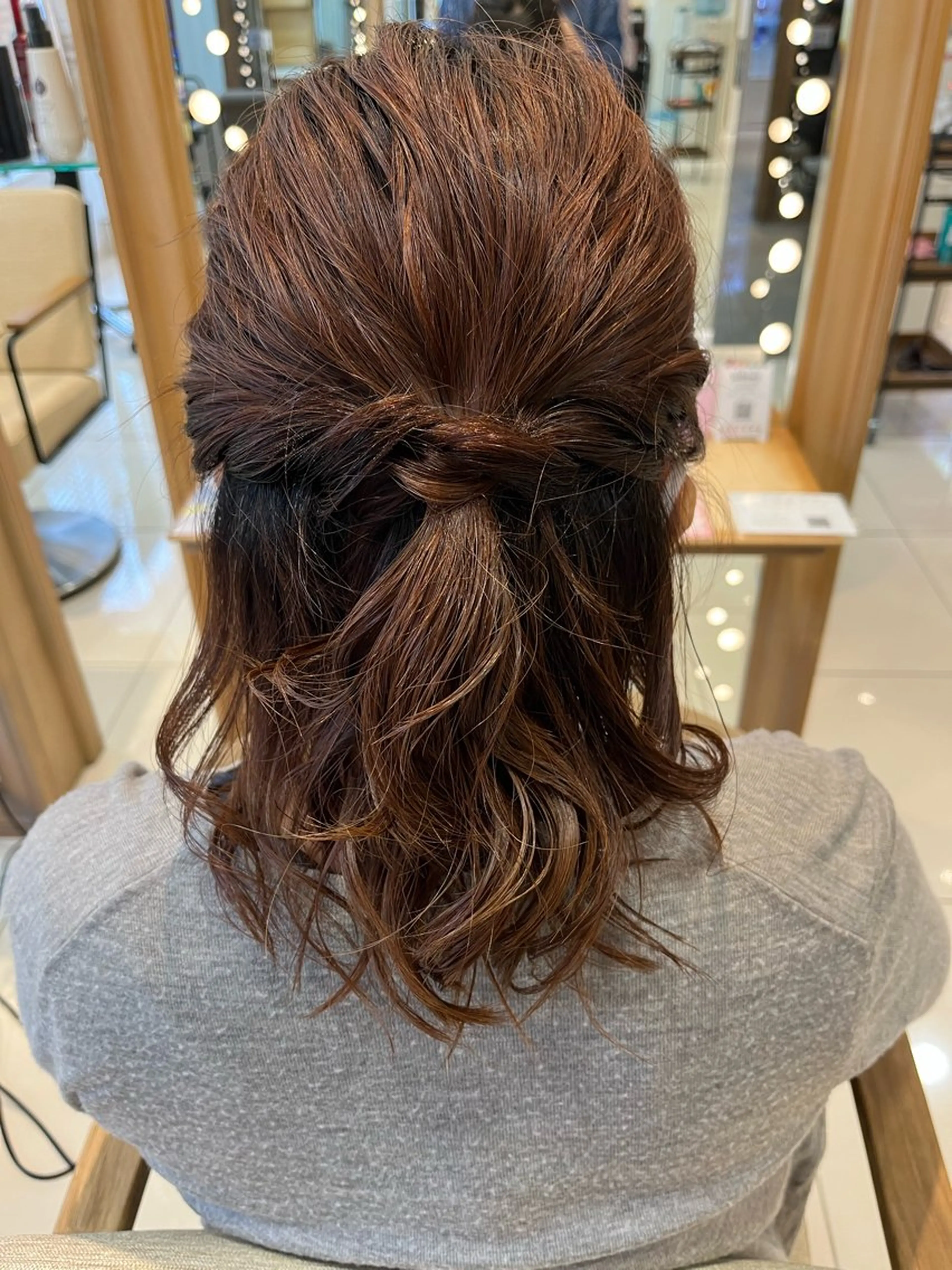 ミディアム なつな/ 透明感カラーのヘアスタイル