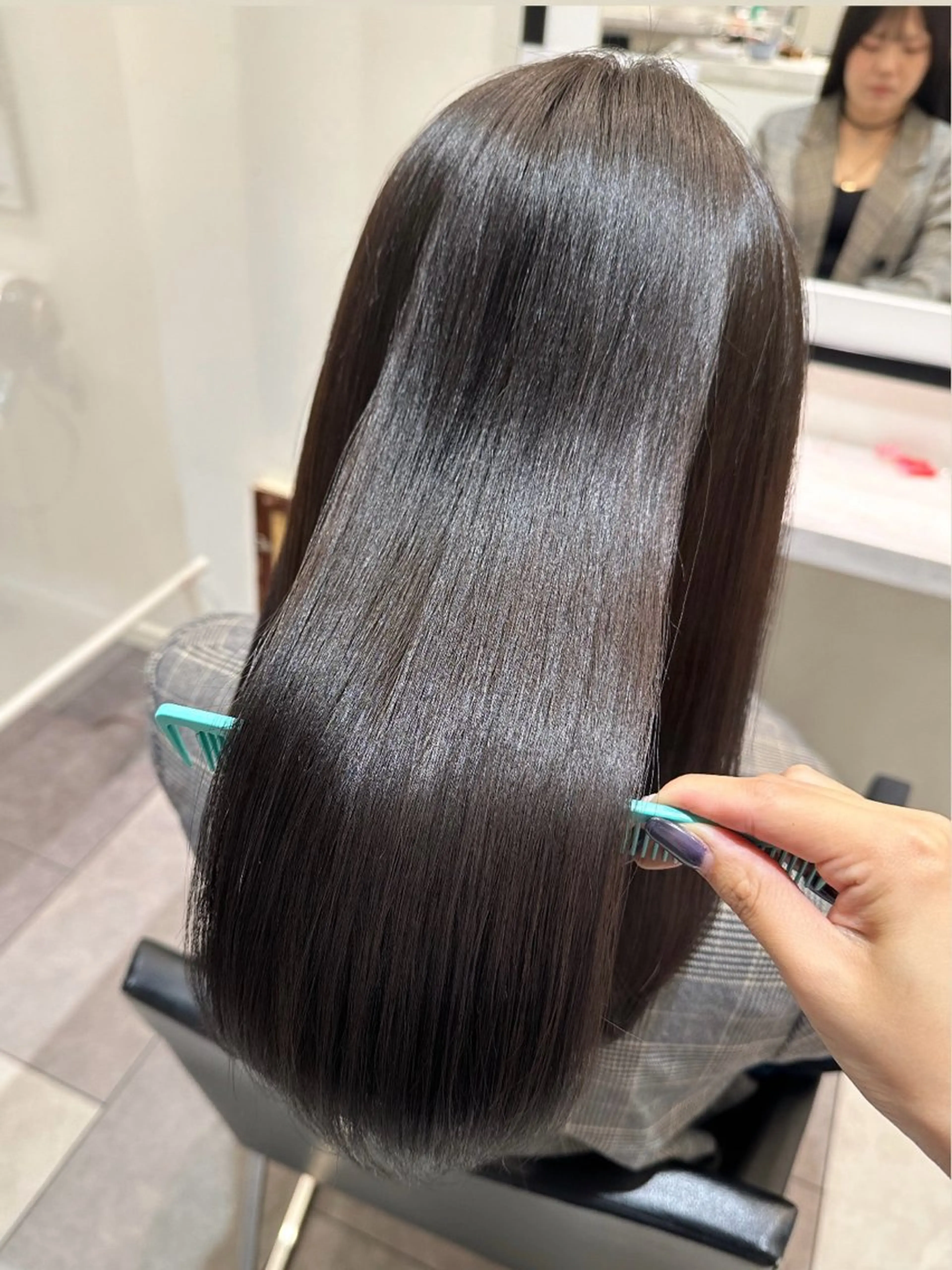 セミロング 髪質改善 レイヤーカット 巻ける縮毛矯正/艶 カラーchika🩵のヘアスタイル