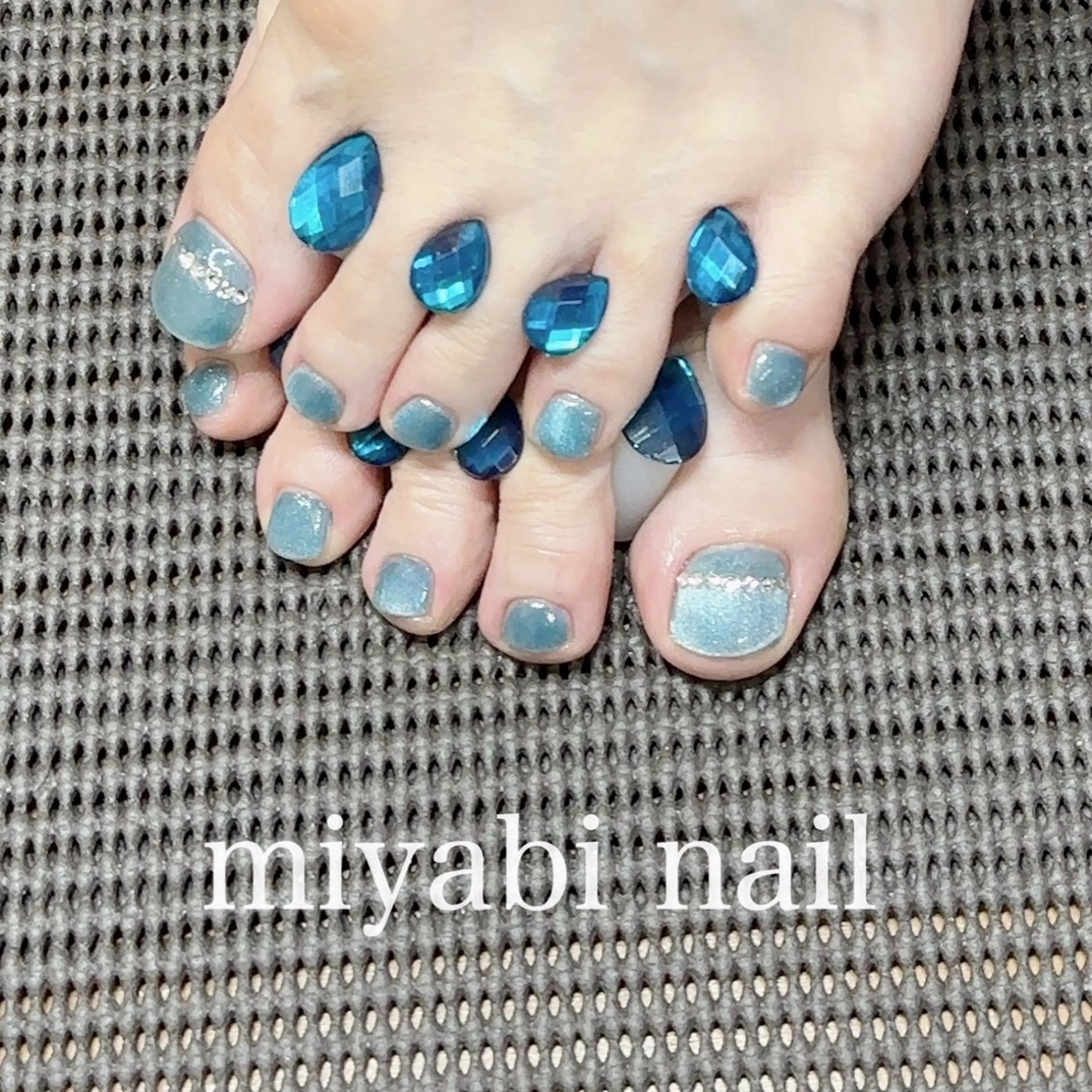 ネイル アートネイル ブルー フットネイル ジェルネイル マグネットネイル フットネイル miyabi nail 桂川駅近くのネイルデザイン