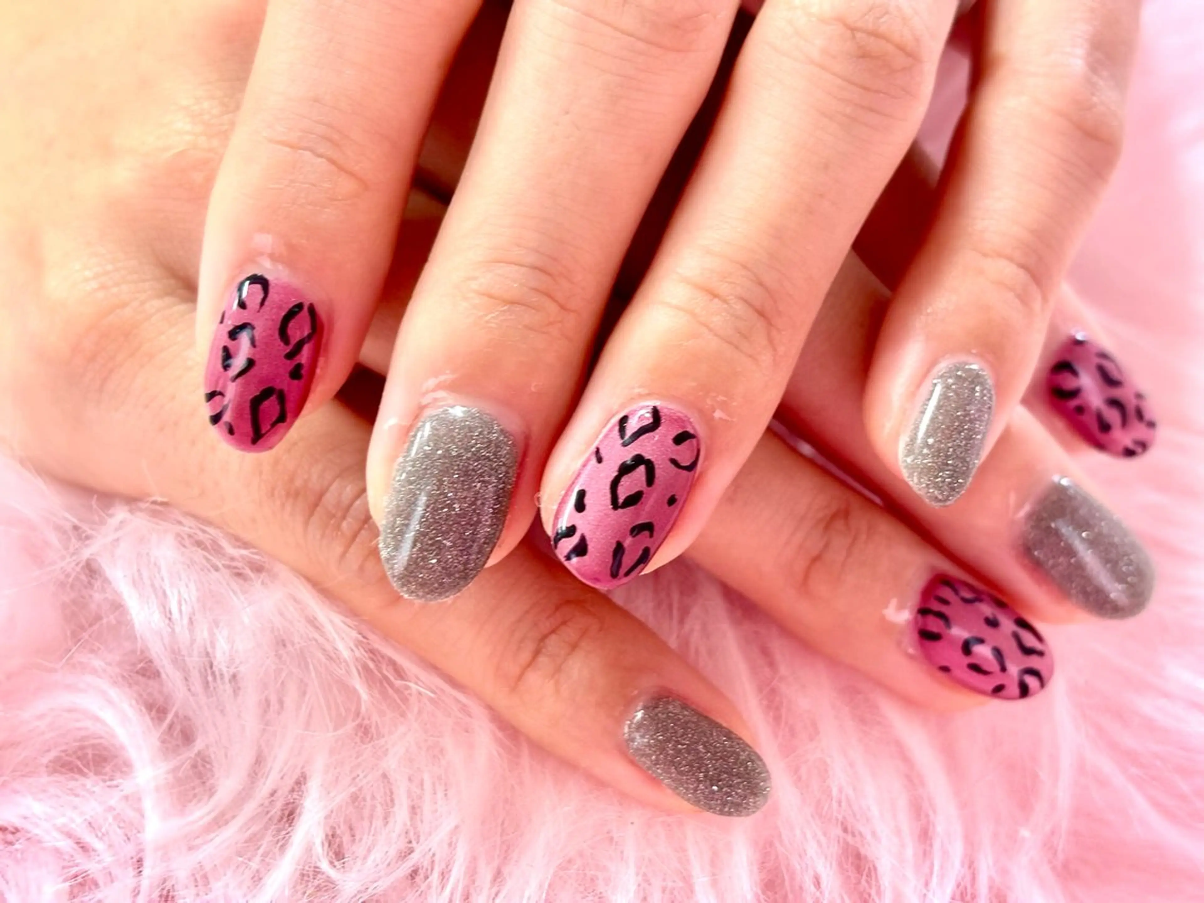 ミディアム フットネイル Amano Marinaのネイルデザイン