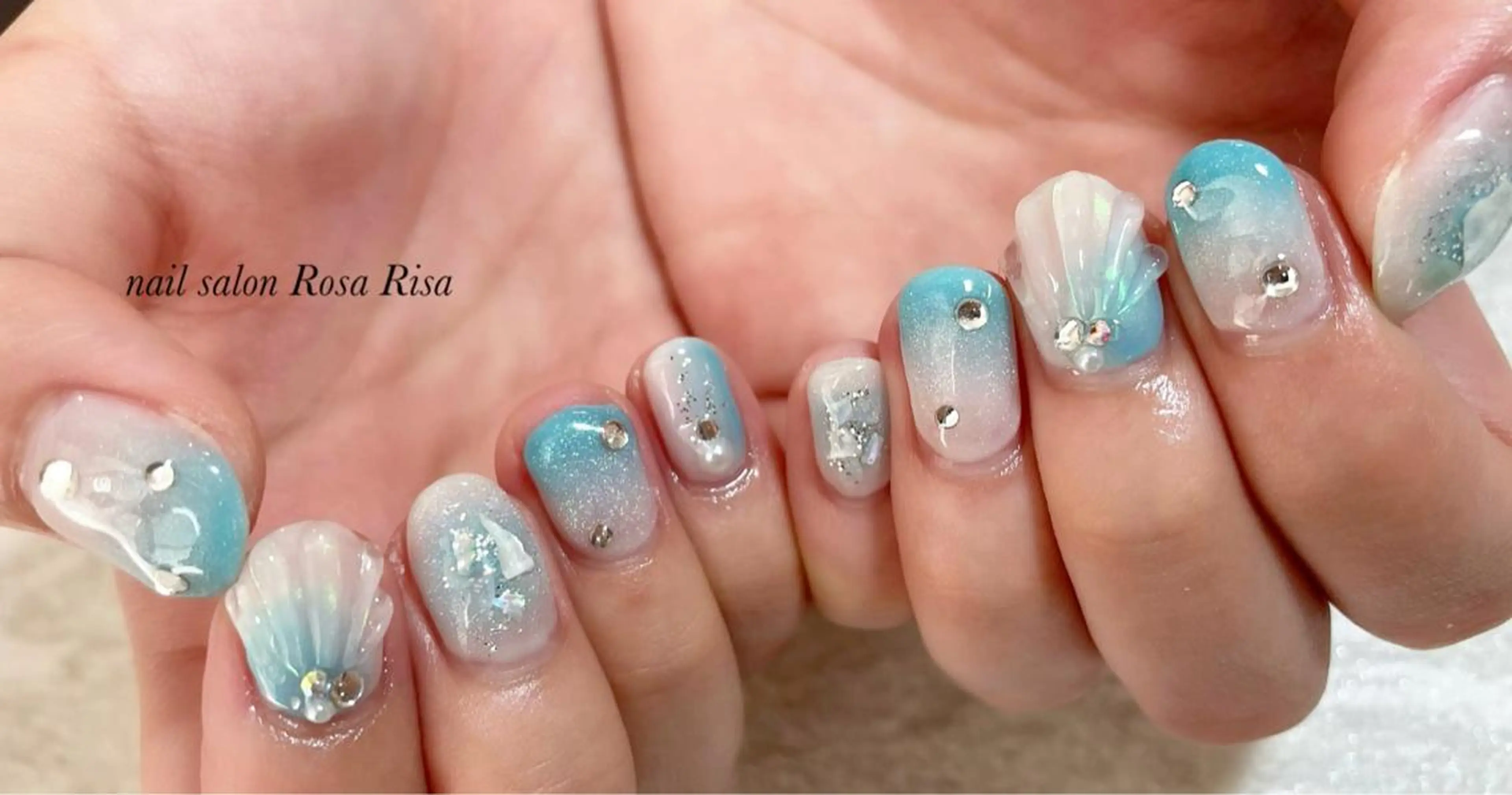 ショート ネイル オーロラネイル マグネットネイル ハンドネイル ネイルスタジオ シェイクユアハンズのネイルデザイン