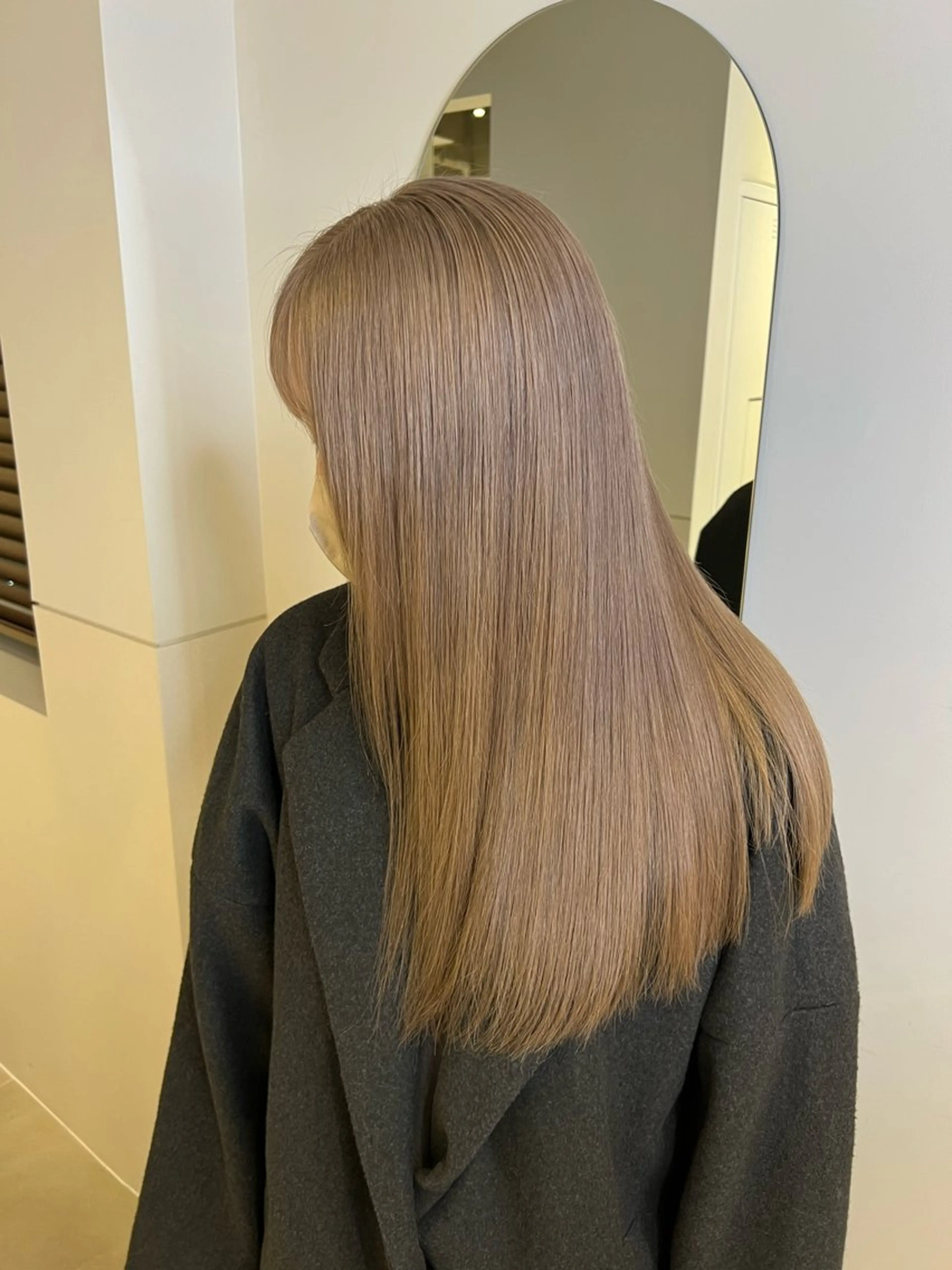 【大人ハイトーンはこちら⭕️】カット+1ブリーチ+全体カラー+トリートメントの写真