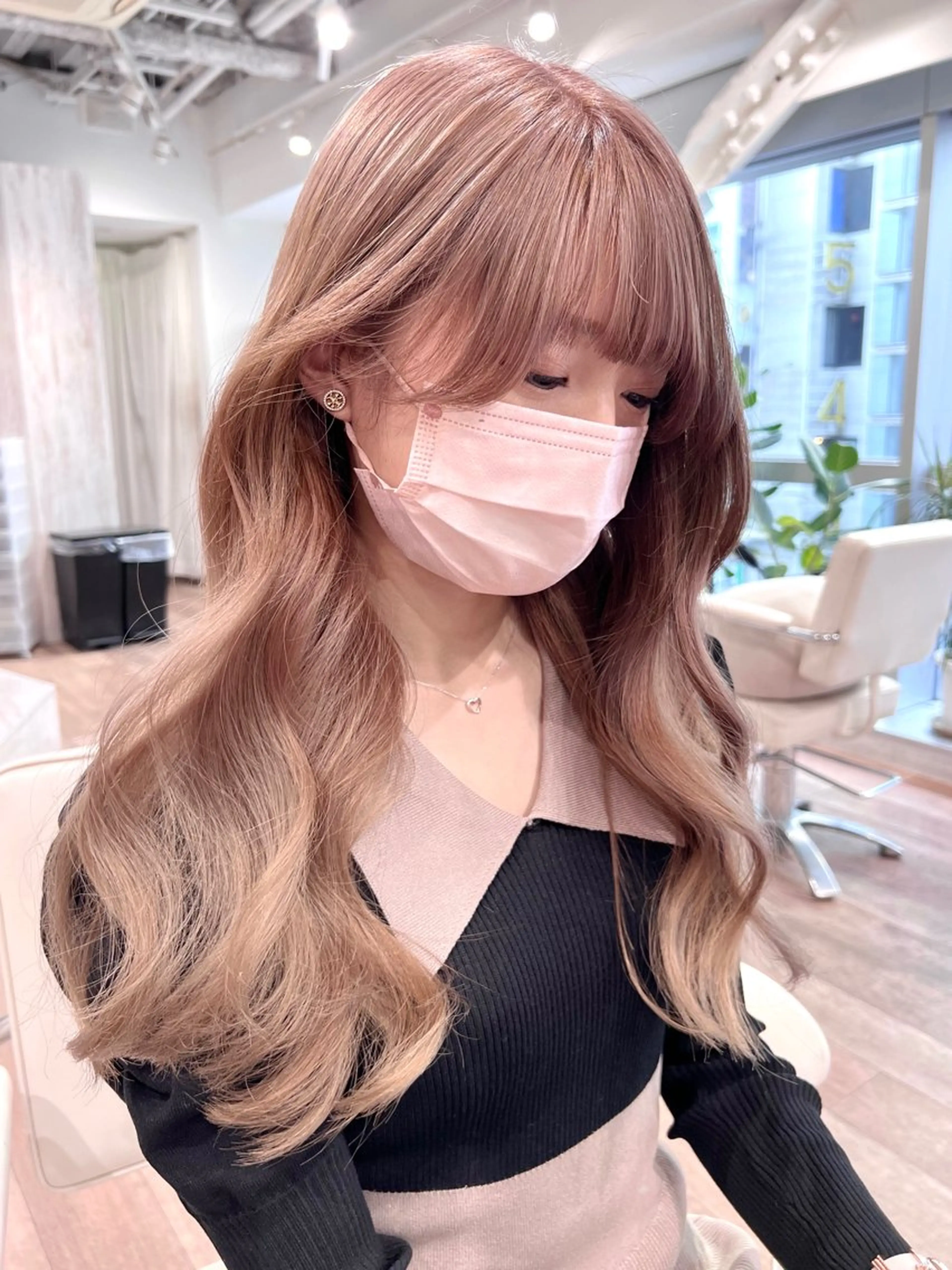 セミロング カラー バレイヤージュ ベージュカラー ブリーチ ケアブリーチ ダブルカラー 艶髪/艶カラー/韓国 髪質改善/縮毛矯正のヘアスタイル