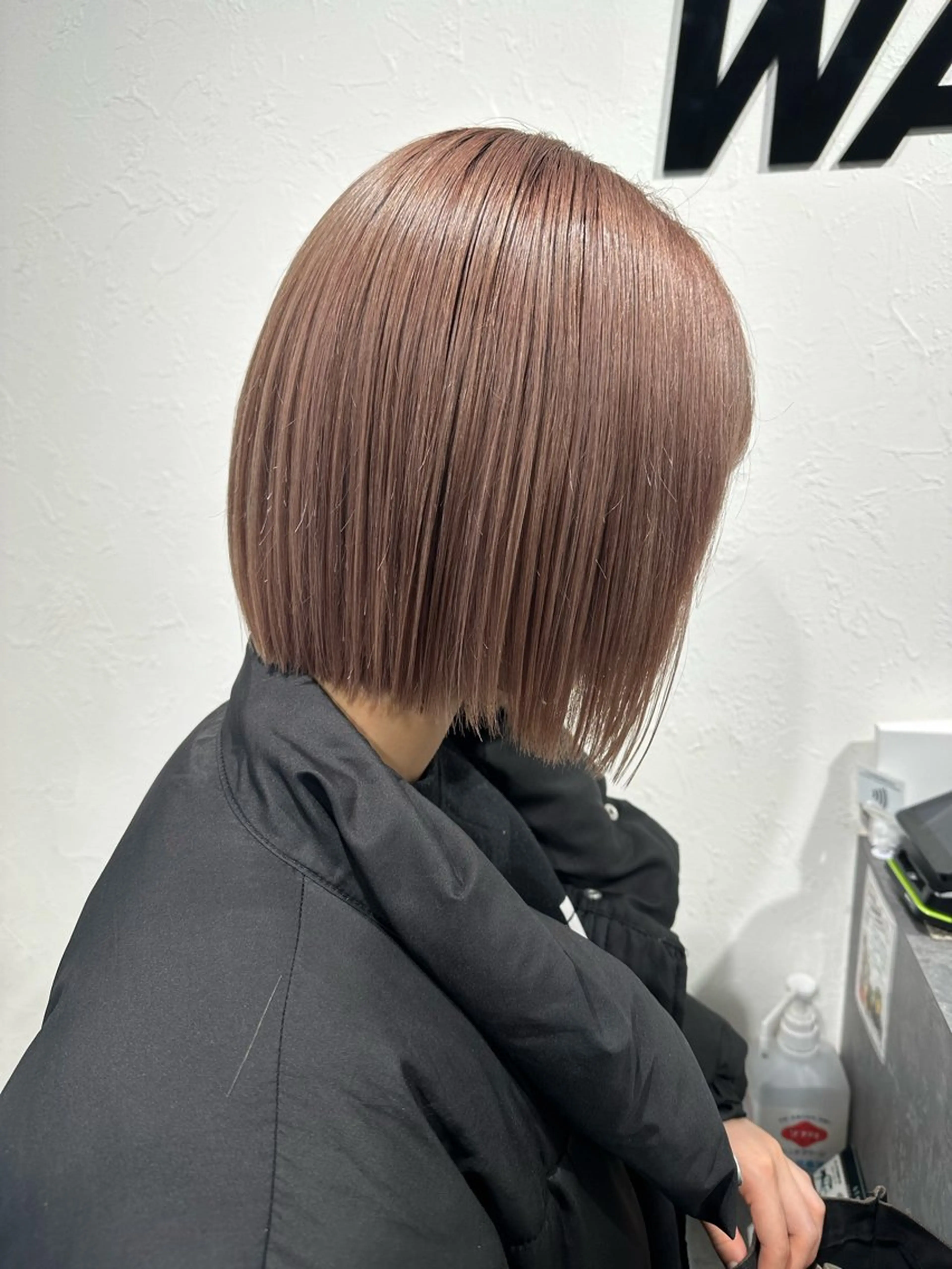 ミディアム 切りっぱなしボブ ボブ カット ヘアカラー トリートメント WARP/縮毛矯正 山野辺のヘアスタイル