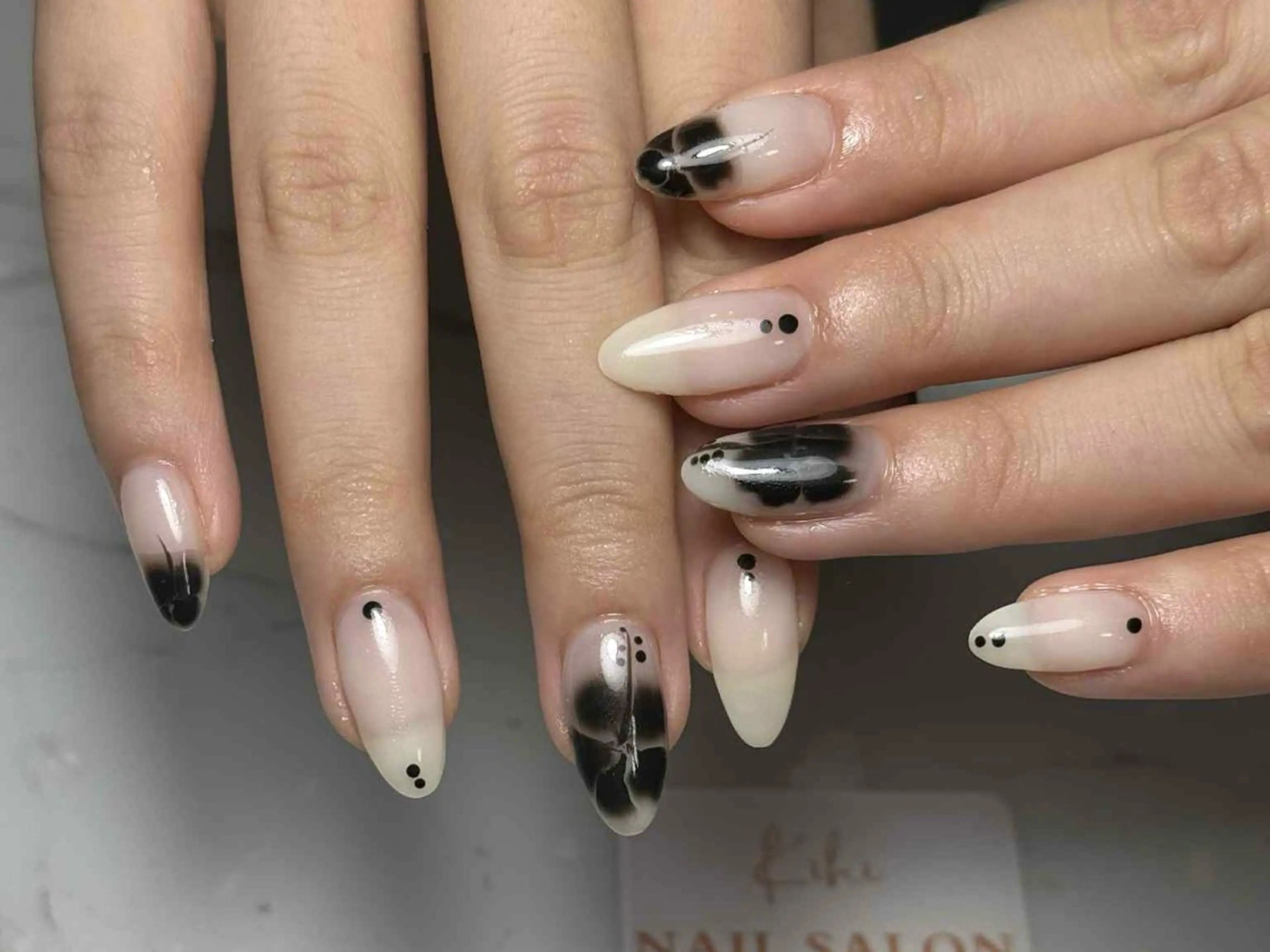 ネイル アートネイル フレンチネイル ジェルネイル グラデーション 韓国ネイル ハンドネイル ハンドケア さくら💮💮 【オフ無料】のネイルデザイン