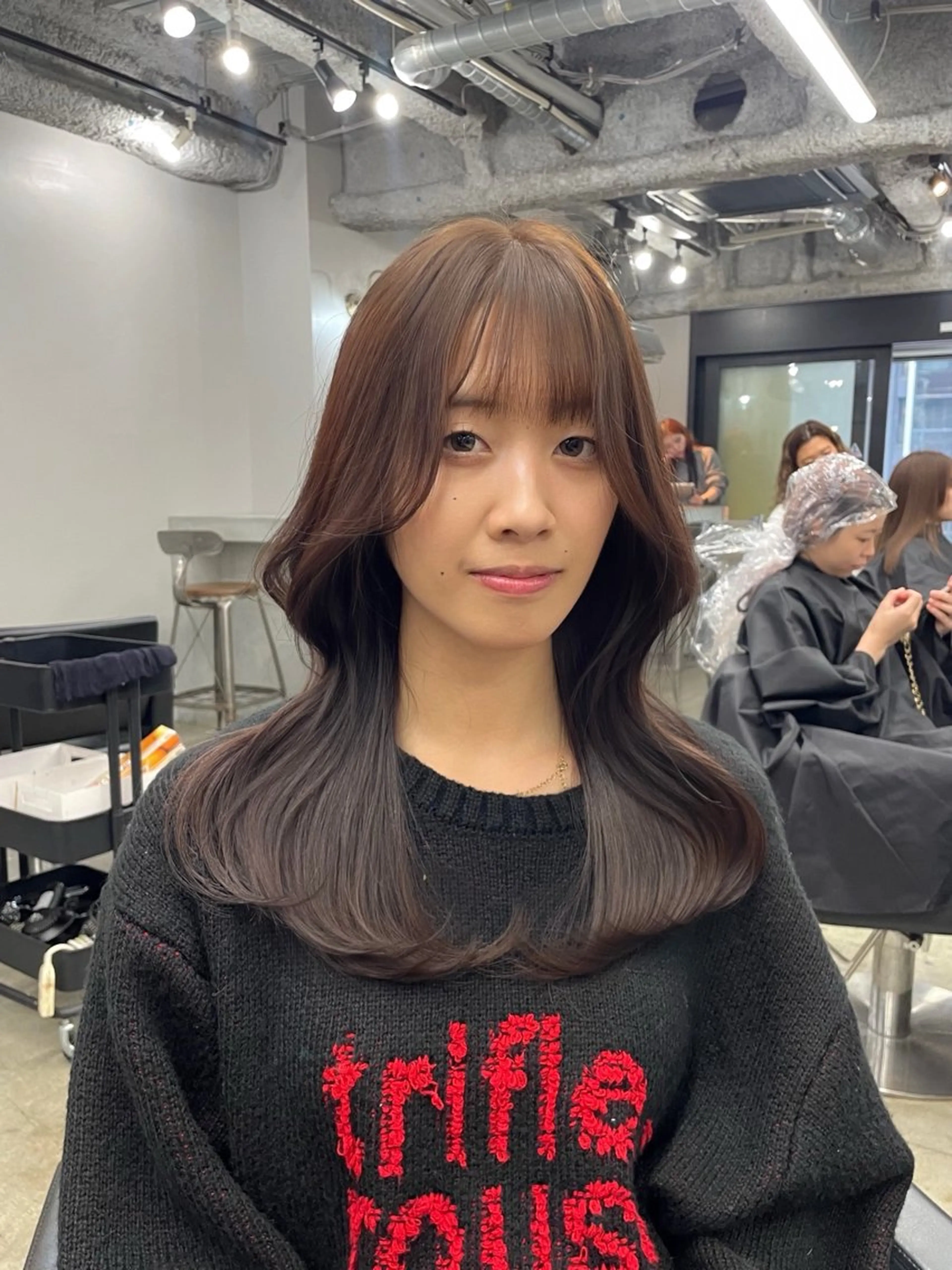 ロング カラー カット ヘアカラー トリートメント ヘアセット 新宿/韓国ヘア/ 髪質改善ストレートのヘアスタイル