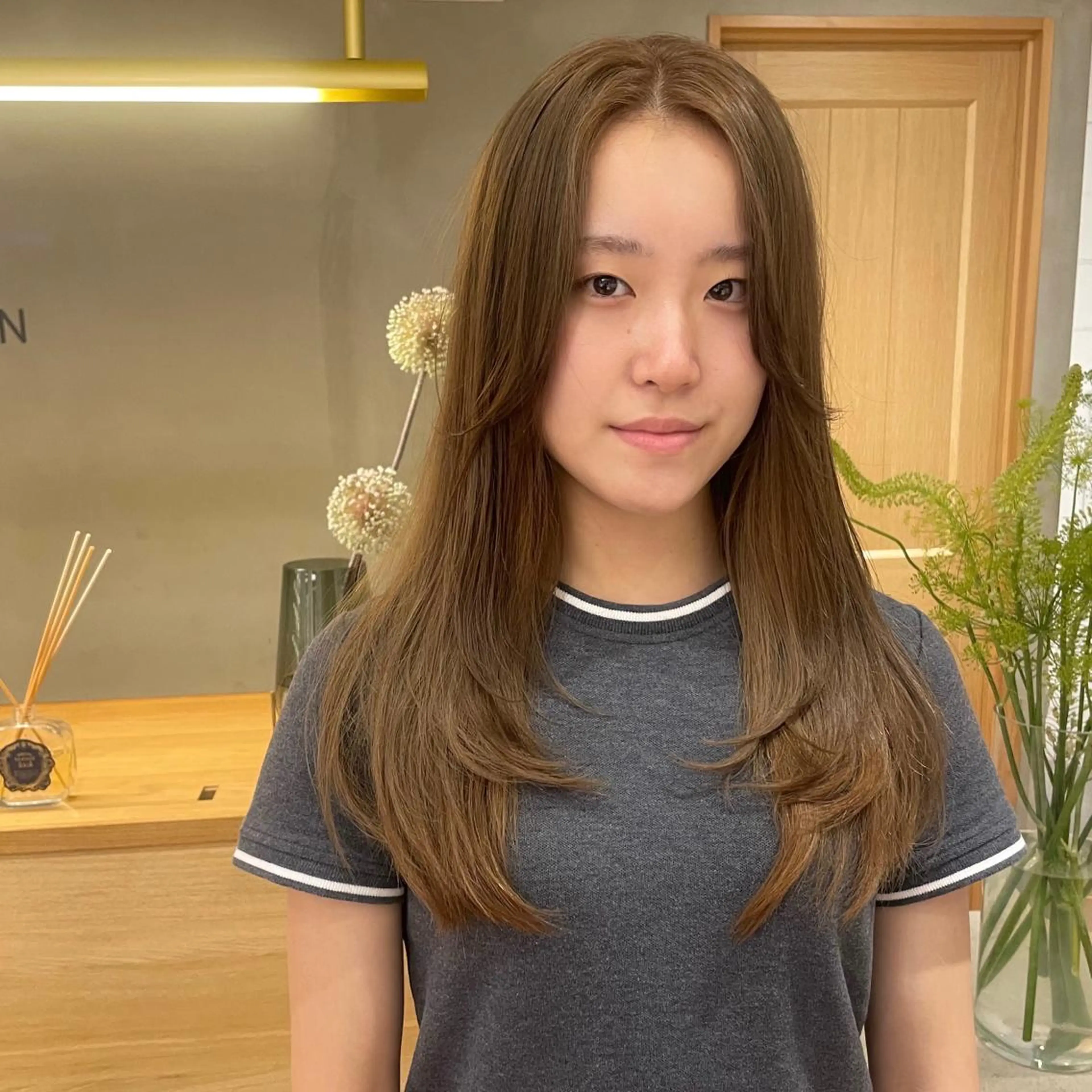 【トレンドヘア✨】レイヤーカット+ベージュカラー+トリートメントの写真