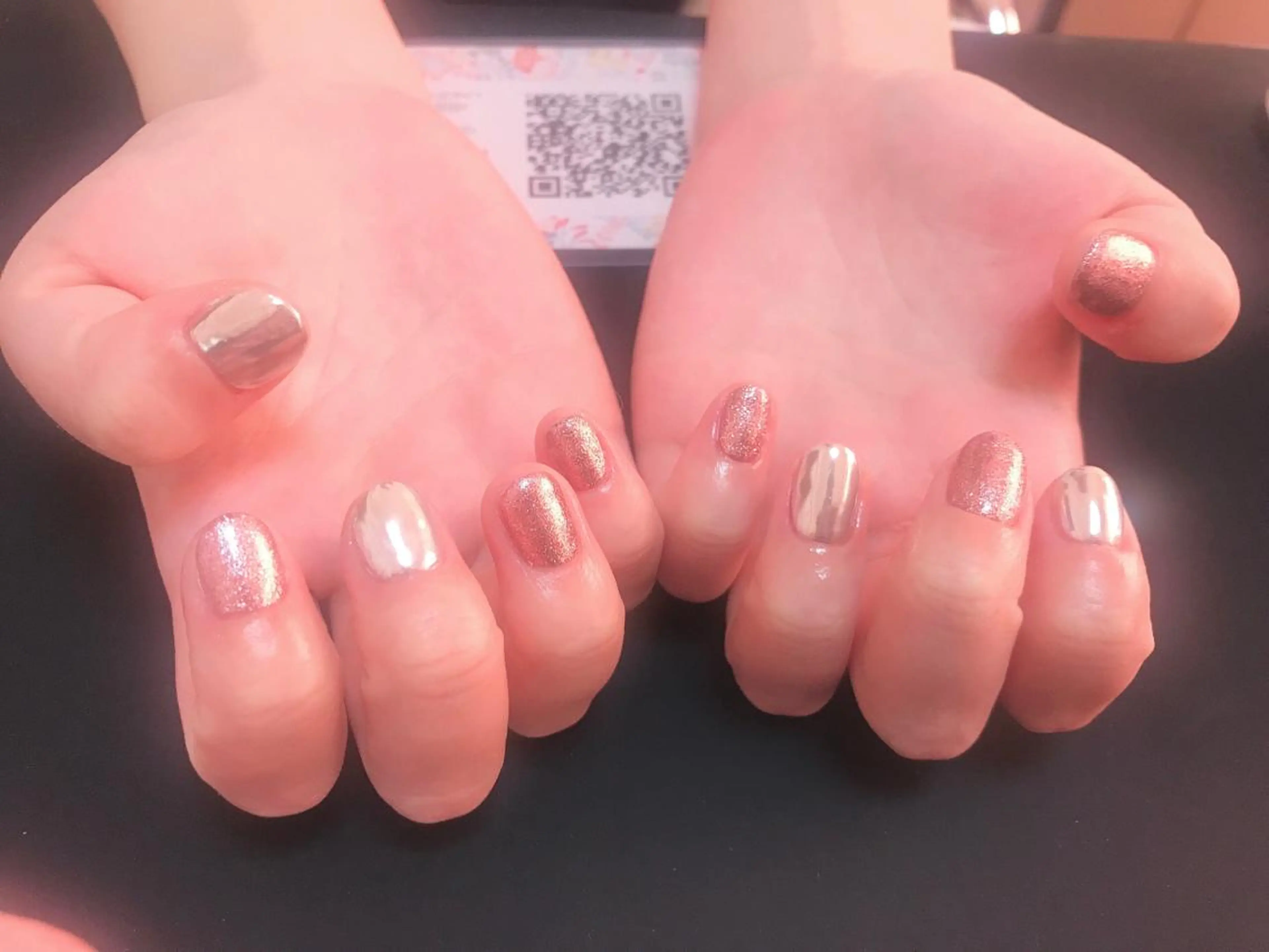 ネイル ミラーネイル シルバー ホワイト nailroom DIASOMNIAのネイルデザイン