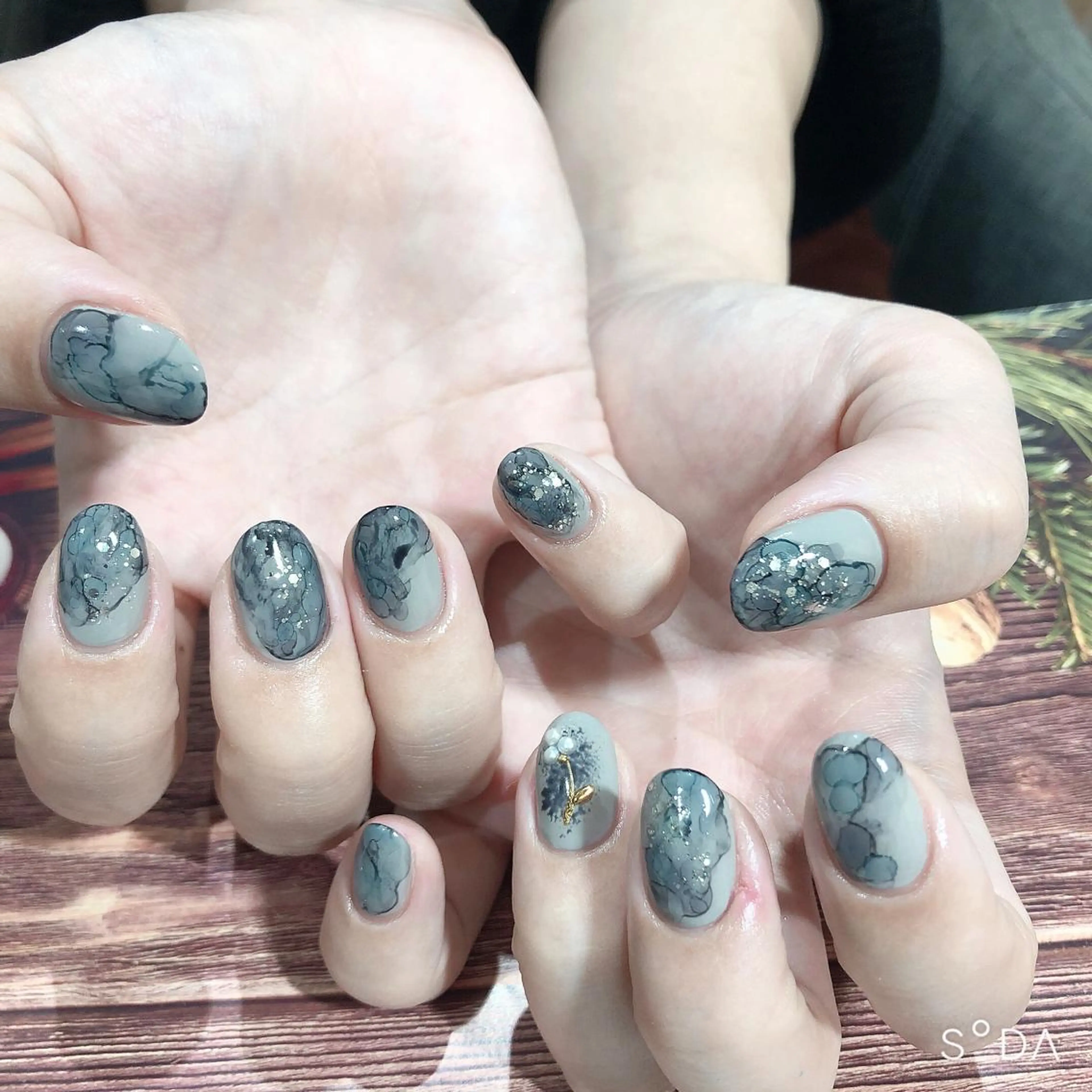 ネイル ニュアンスネイル ハンドネイル 吉野✨ ネイルデザイナー✨のネイルデザイン