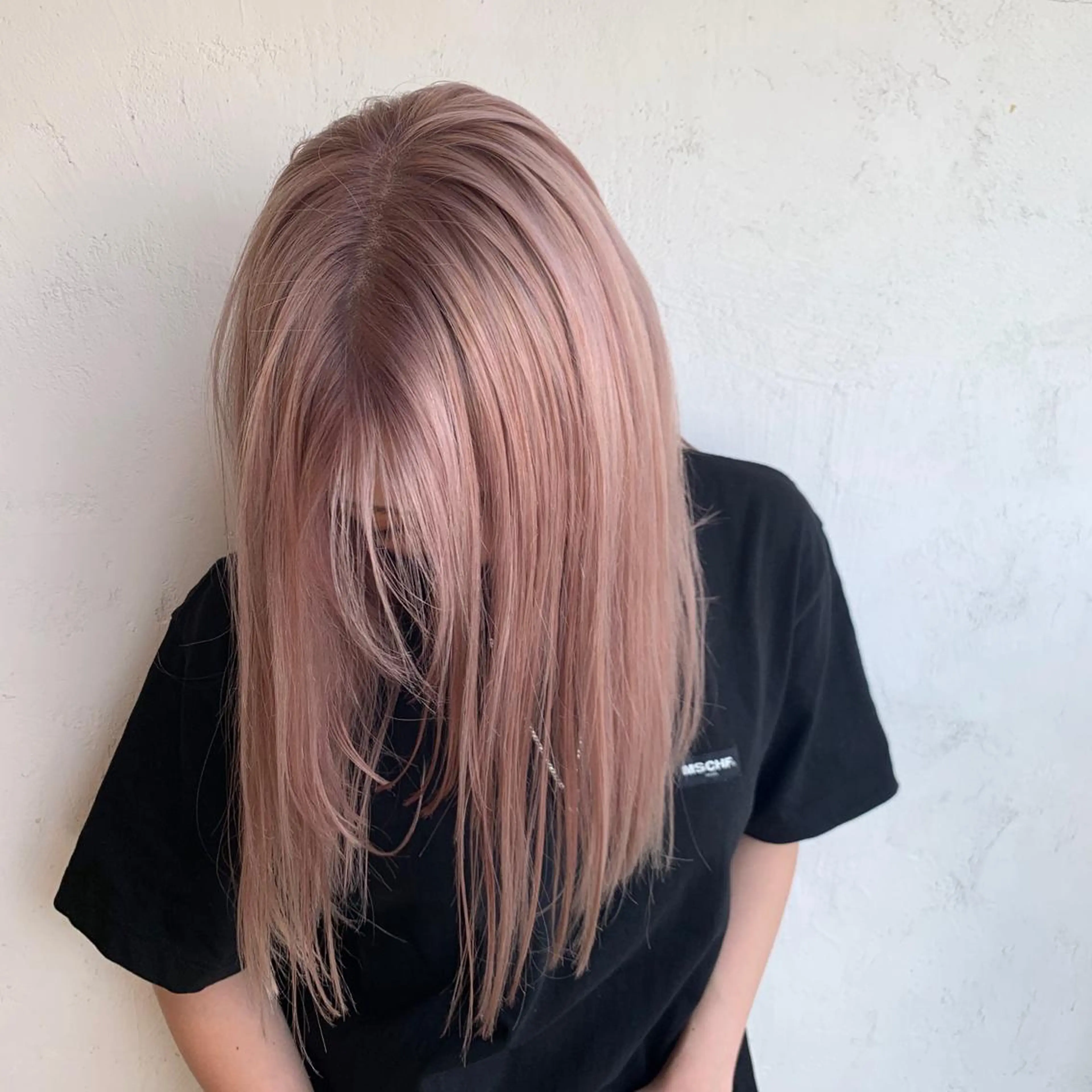 セミロング カラー ベージュカラー ブリーチ ダブルカラー ピンクカラー ピンクベージュ 艶ハイトーン/ヘア アレンジAYAKAのヘアスタイル