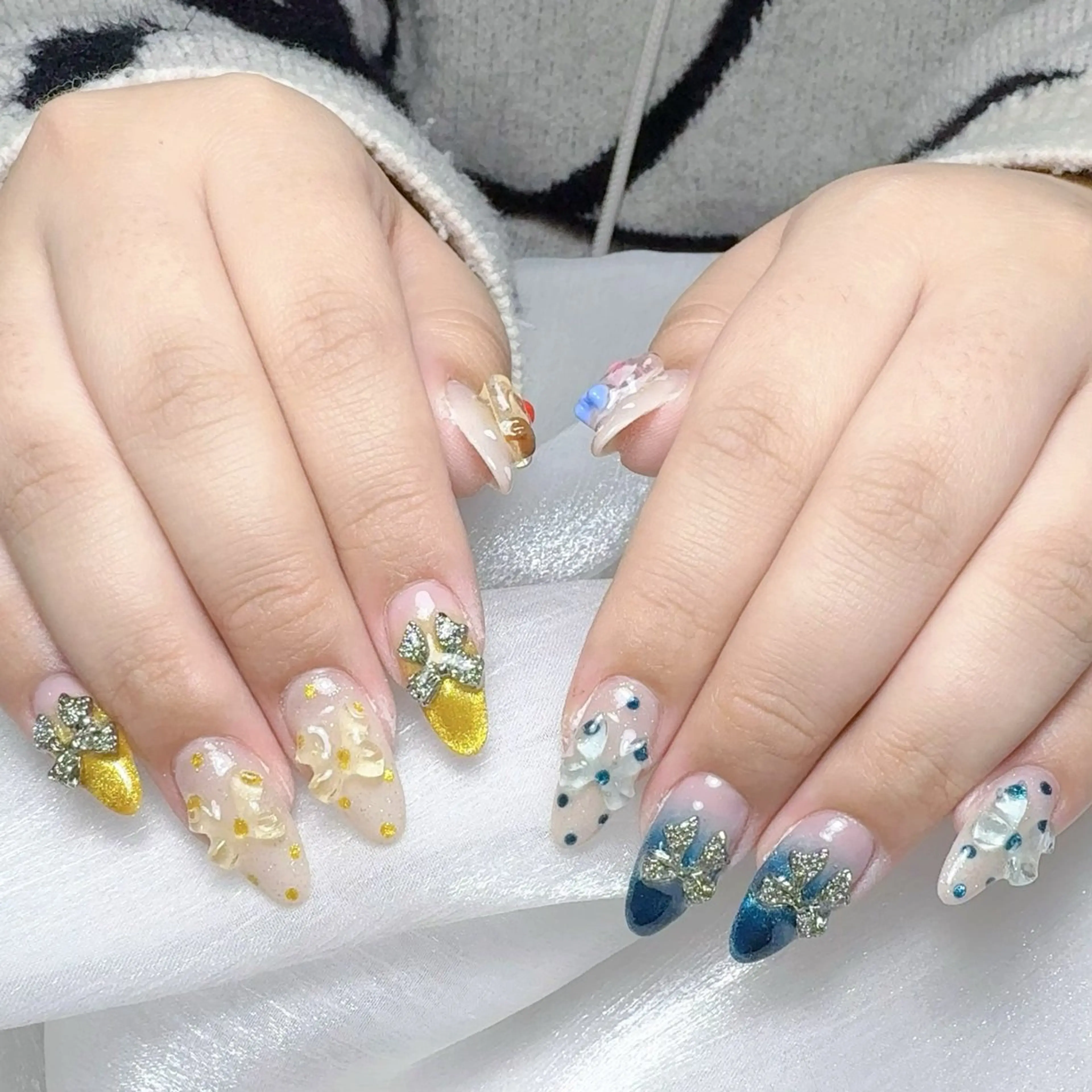 メンズ ネイル メンズ韓国風 アートネイル オーロラネイル ガーリー キラキラネイル ハンドネイル Nail salon 木にいるのネイルデザイン