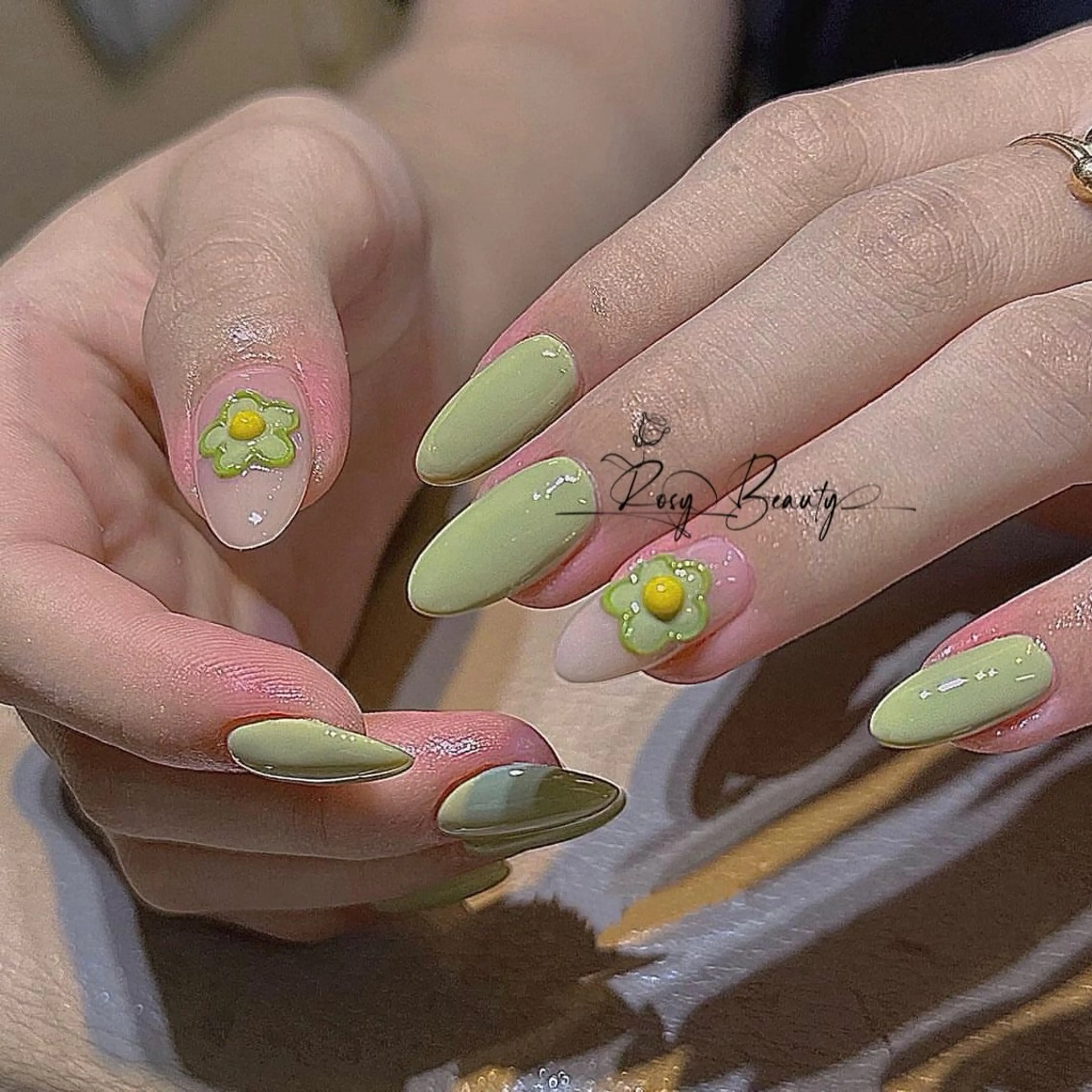 ネイル ハンドネイル RosyBeauty Salon所属・RosyBeauty Salonのネイルデザイン