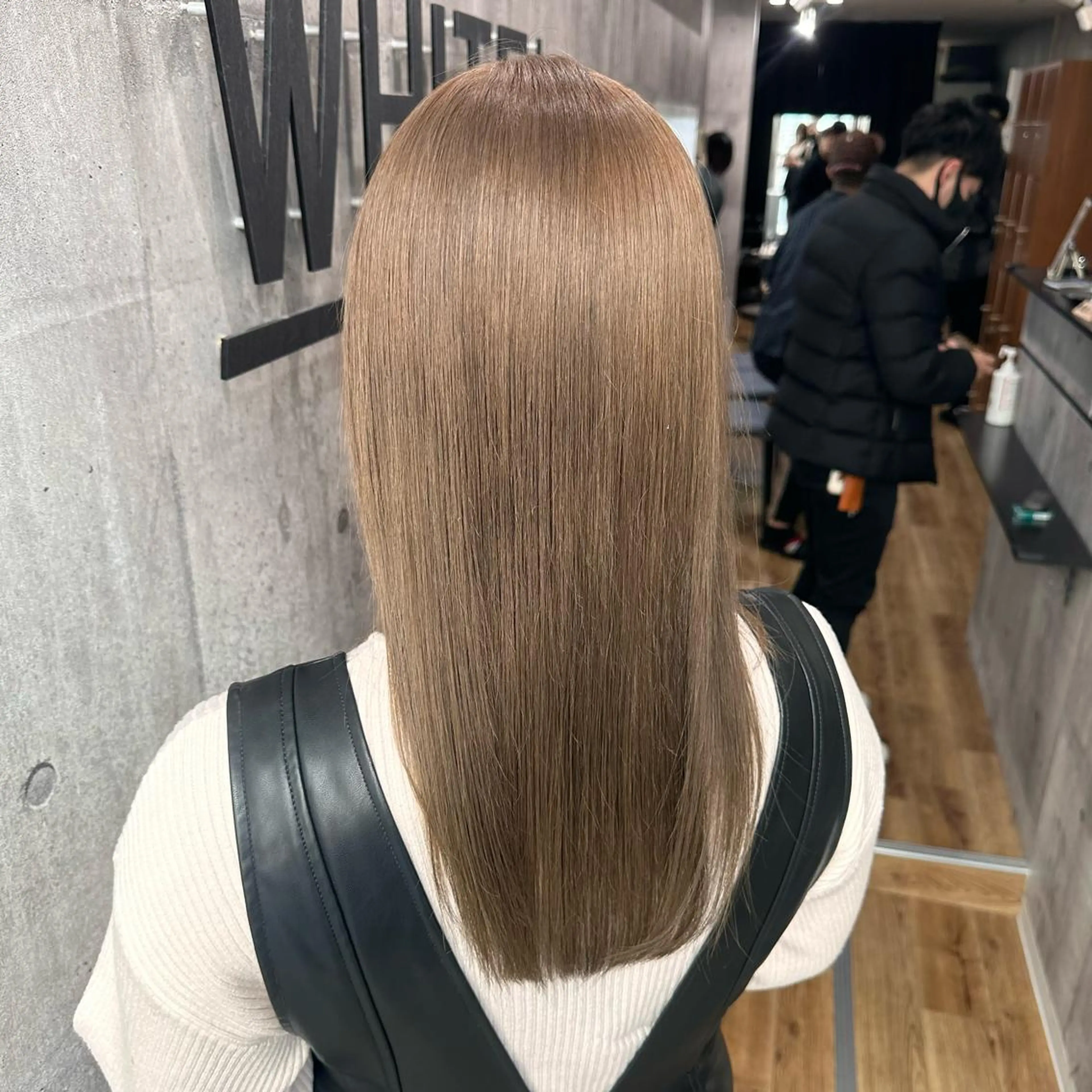 【学割U24】cut+ブリーチ+カラー+2ステップケアトリートメントの写真