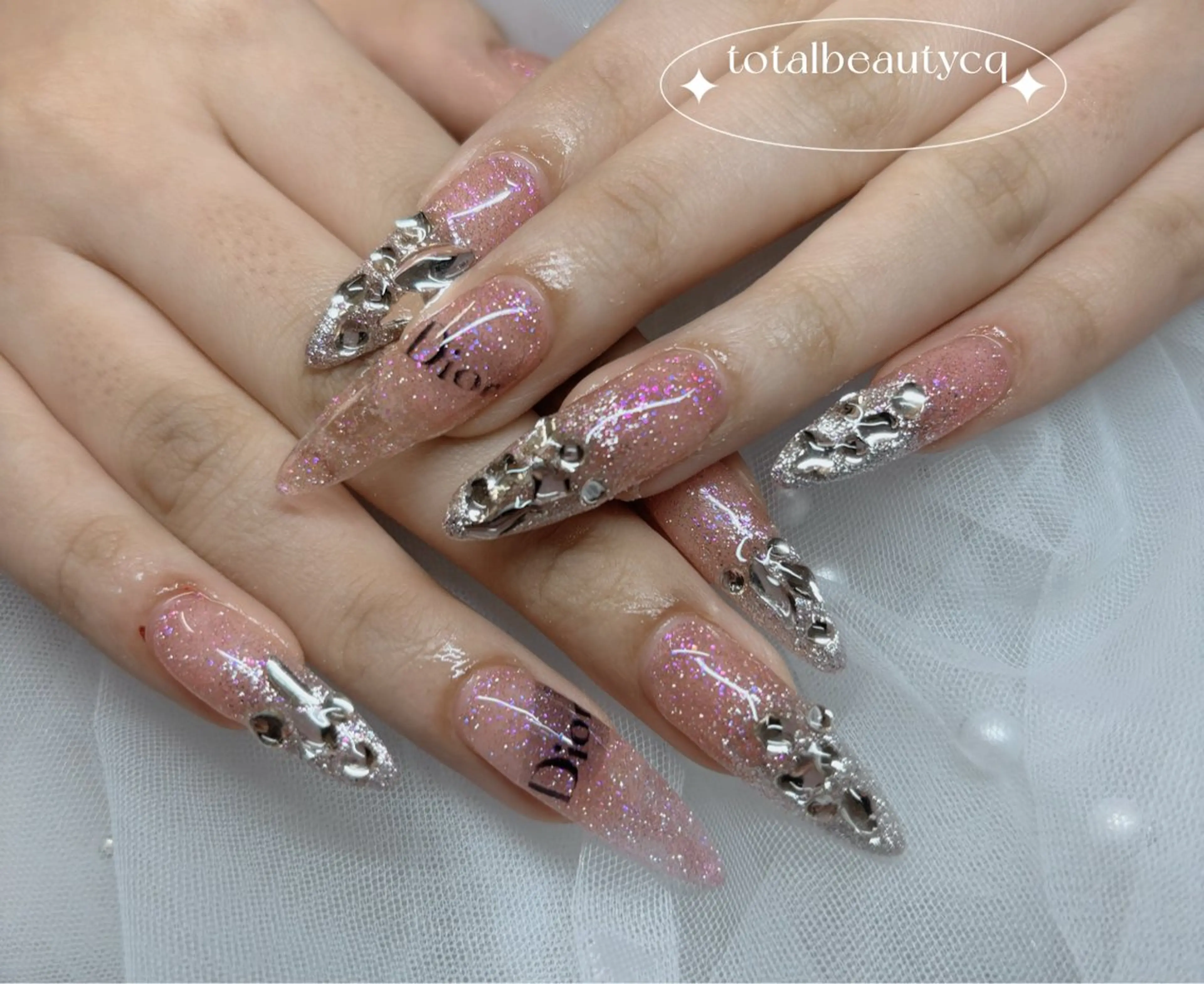 ネイル ハンドネイル トータルビューティー CQのネイルデザイン