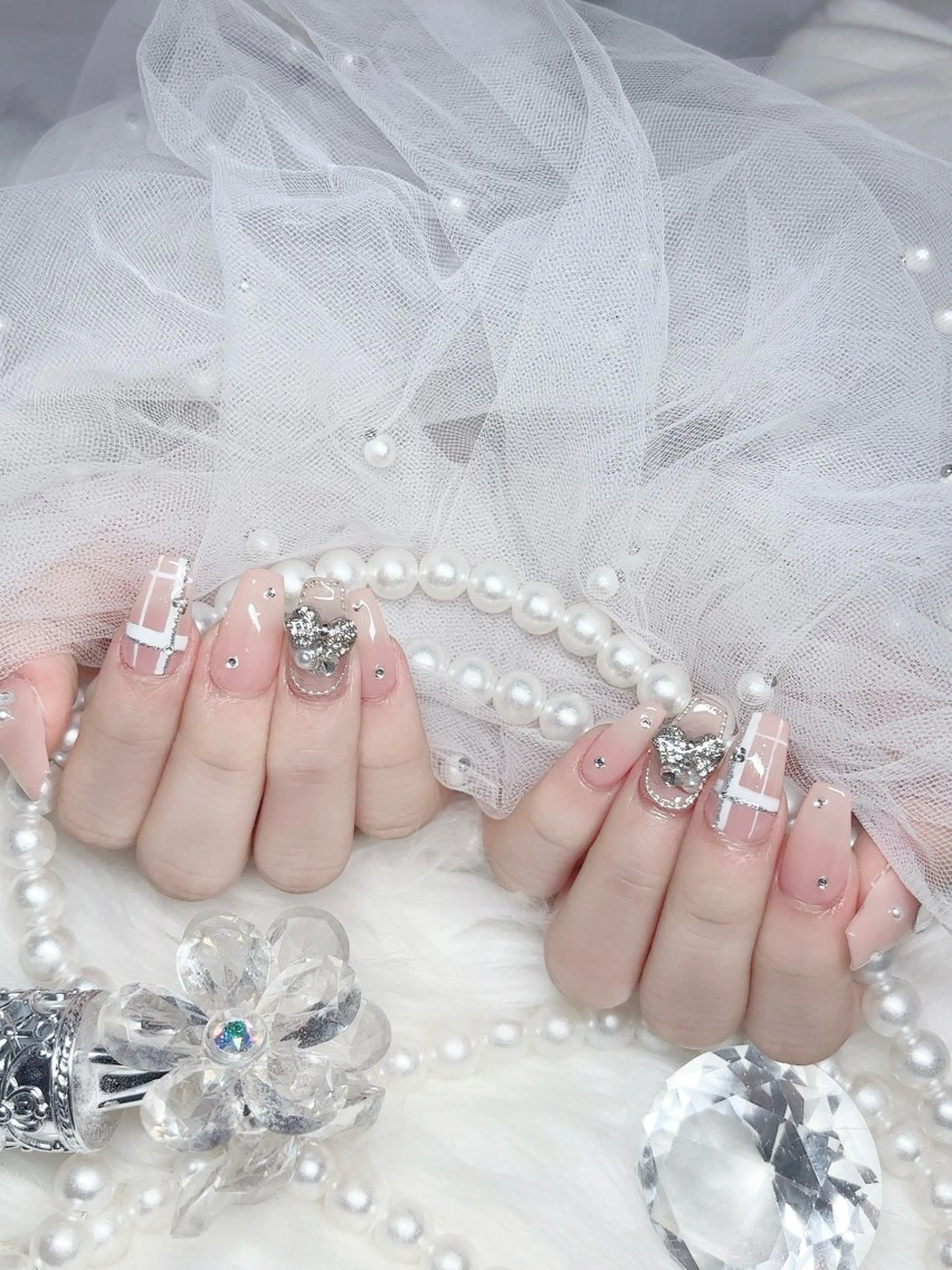 ネイル オーロラネイル 成人式 フットネイル 韓国ネイル ロングネイル Yudia🦋 azuのネイルデザイン