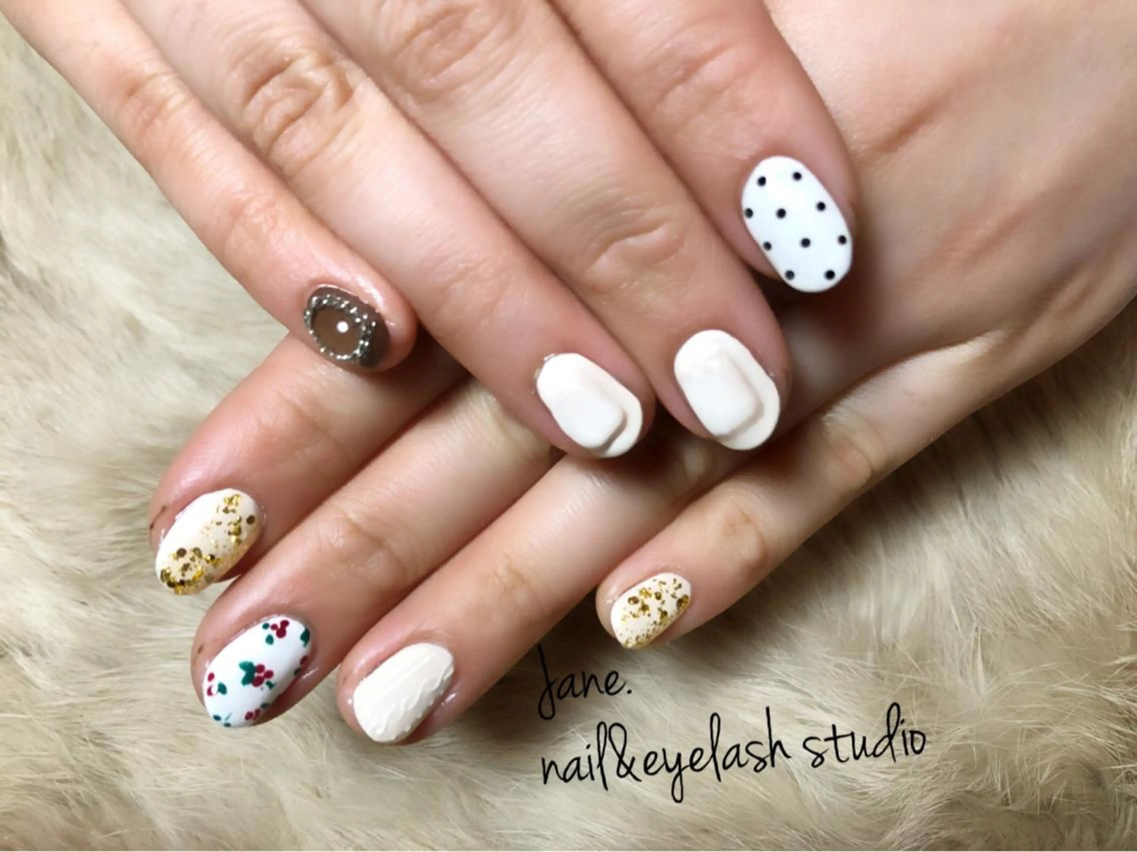 ネイル Yakko pas á pasのネイルデザイン