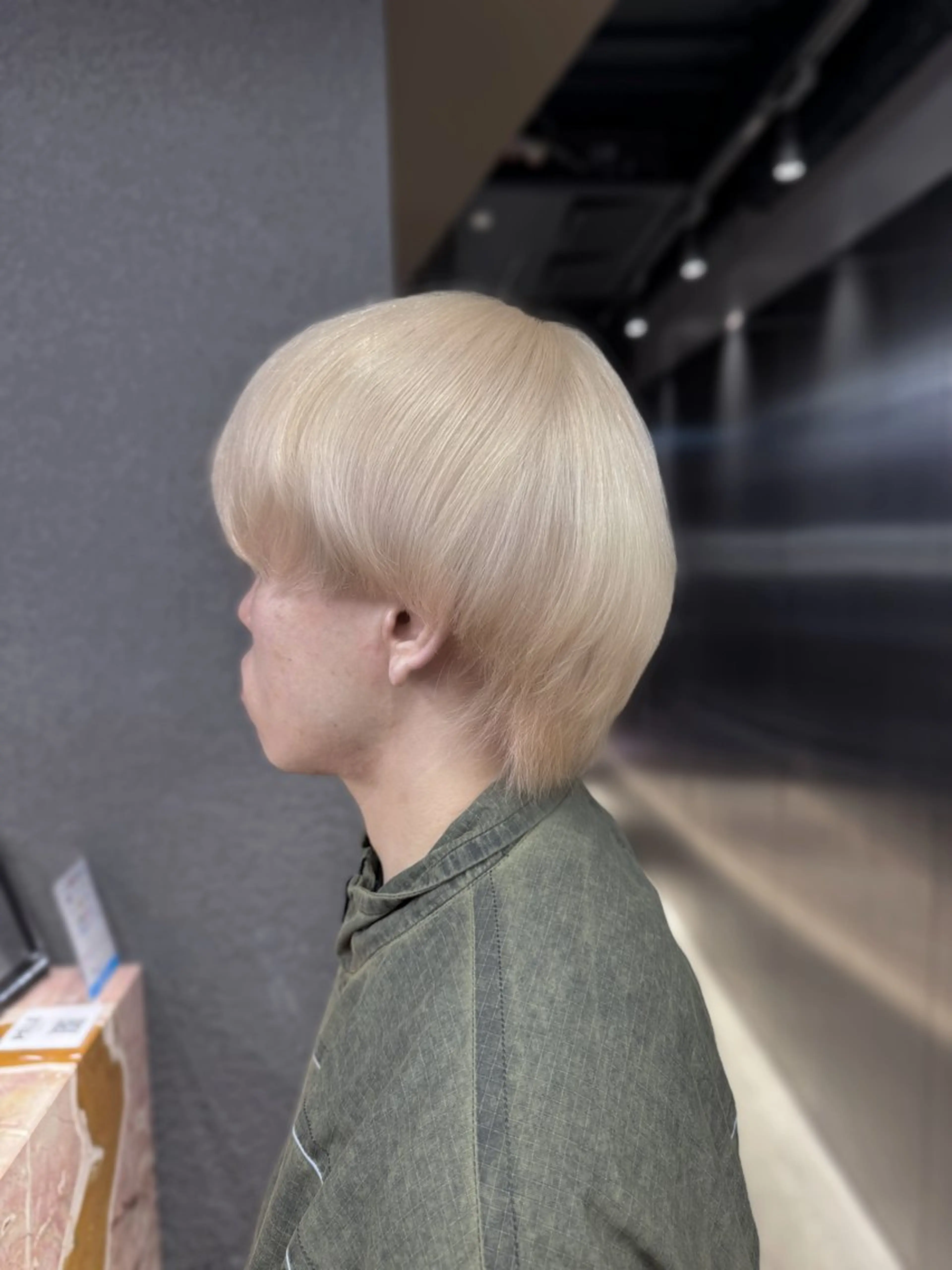 カラー メンズ ベージュカラー ブロンド ブロンドベージュ ヘアカラー トリートメント 紬/enne/ブリー チ/ハイトーンのヘアスタイル