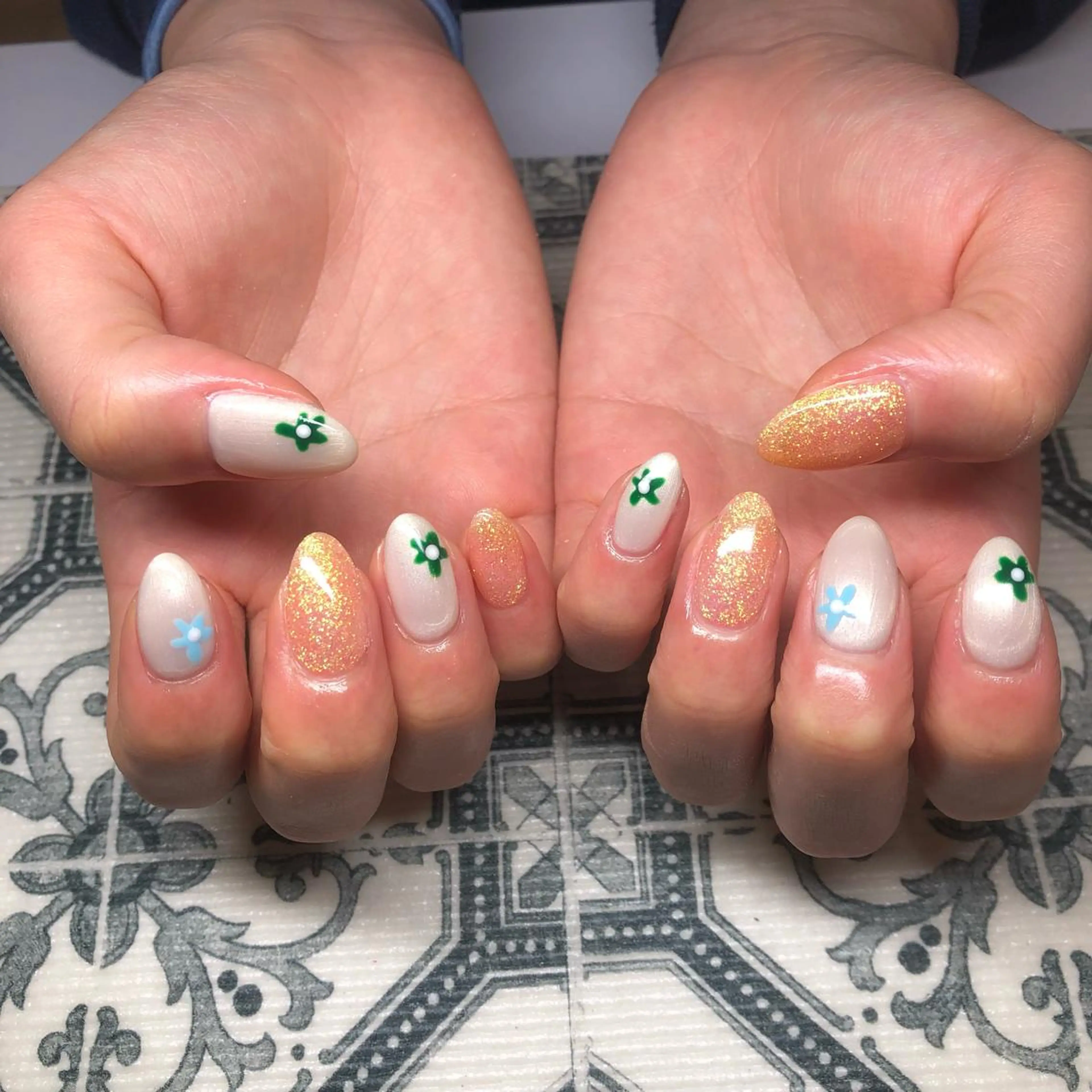 ネイル アートネイル ラメ(グリッター) パステルネイル 春ネイル いちじゅう あおいのネイルデザイン