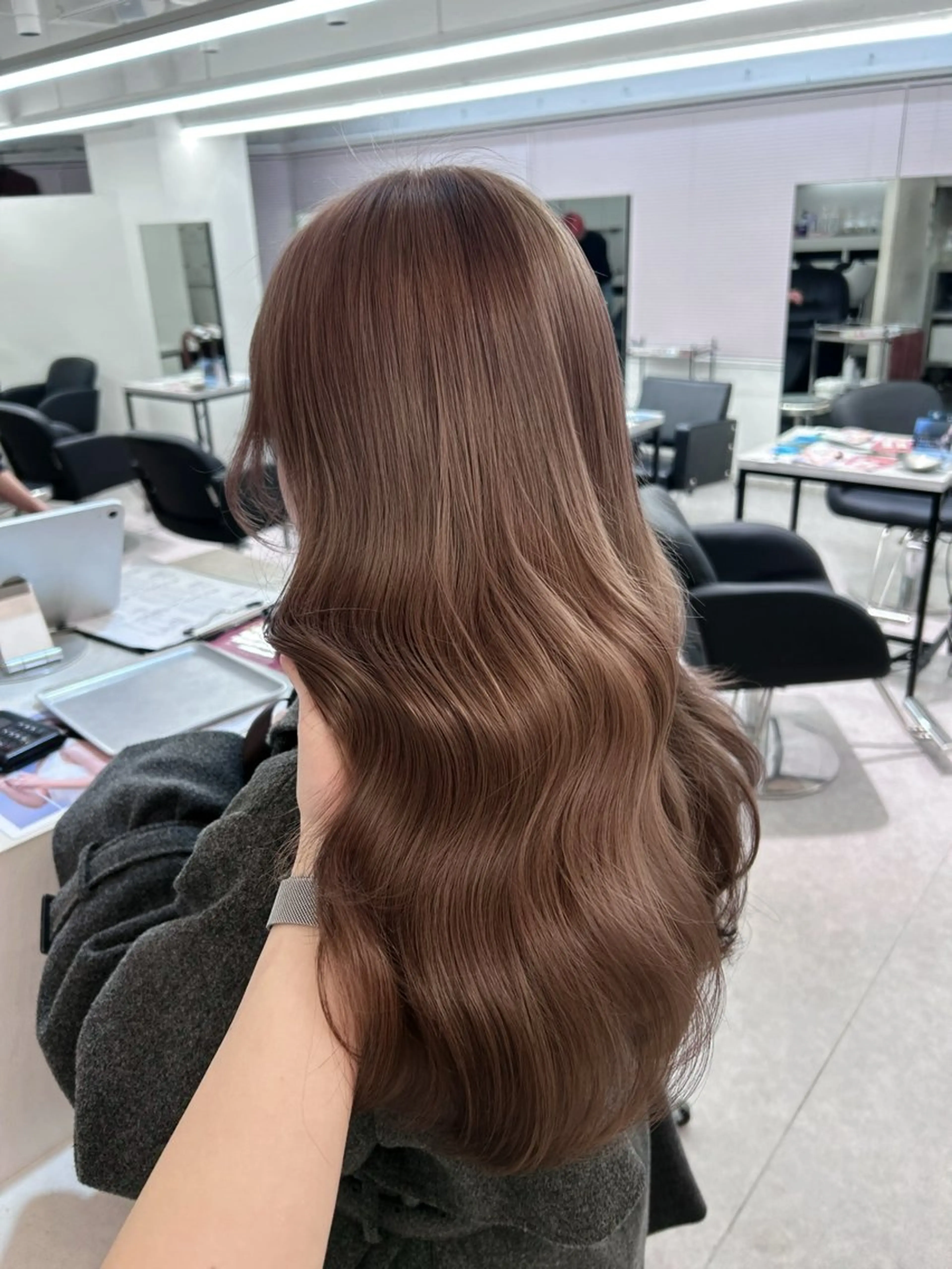 ロング カラー ベージュカラー ブリーチ ブラウンカラー ブラウンベージュ チョコレートブラウン ヘアカラー トリートメント PELE所属・盛れる💖ミルクティ ー💍🎀yuiのヘアスタイル
