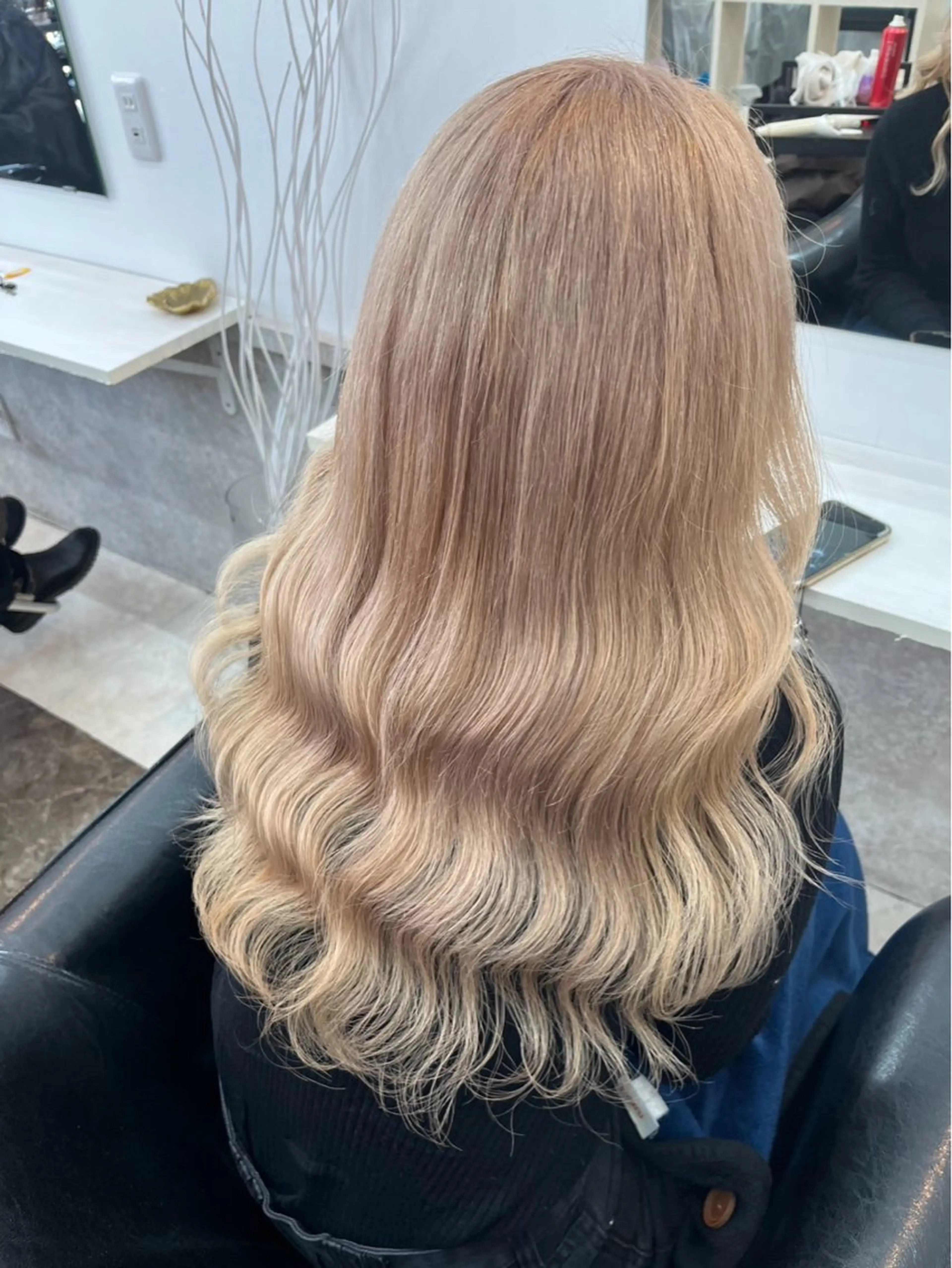 🌈白髪ぼかしブリーチカラー🌈平日限定モデルメニューの写真