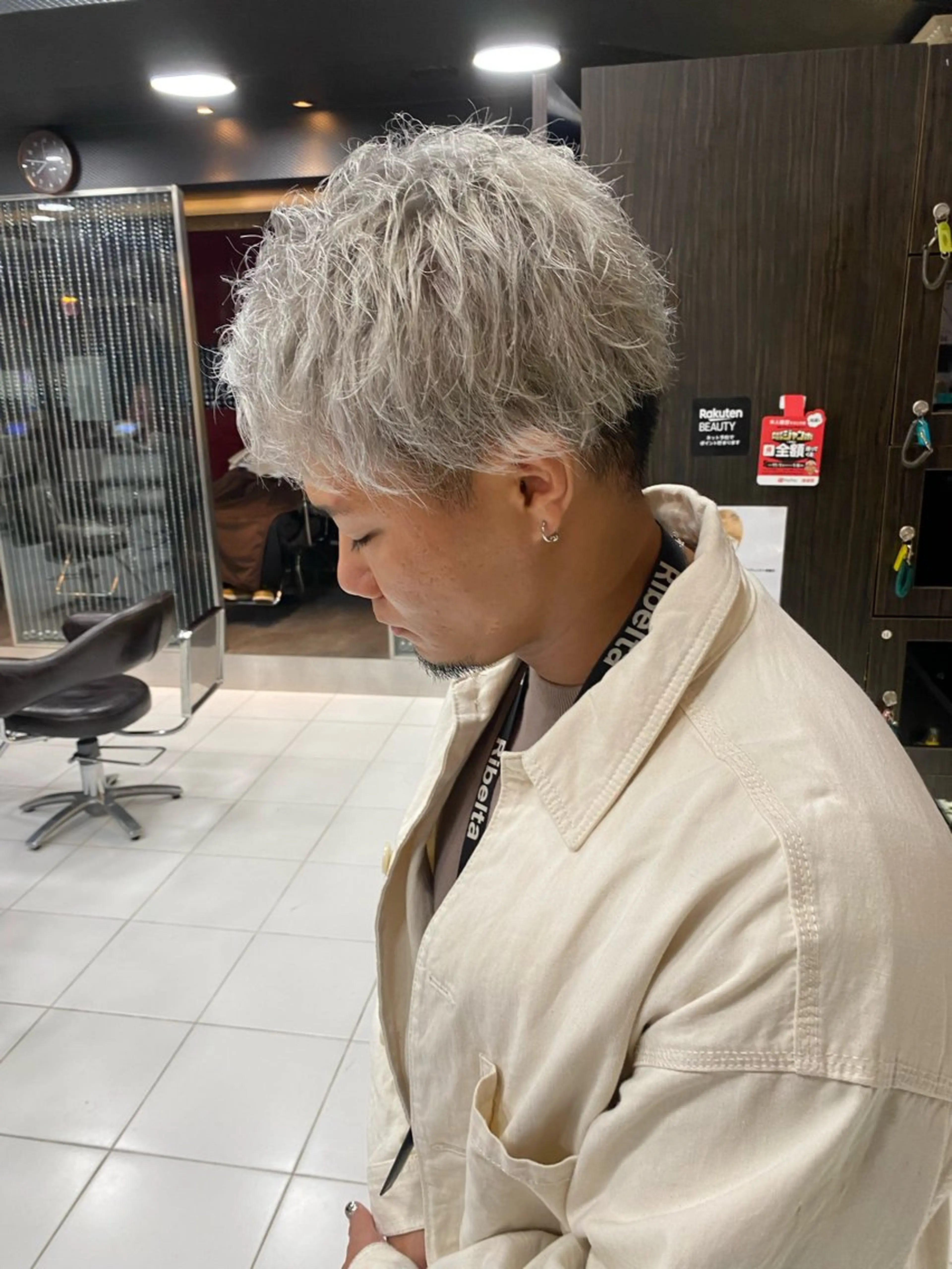 カラー メンズ アッシュ シルバー シルバーアッシュ ホワイト/店長/カラ ー講師/錦糸町/岩崎のヘアスタイル