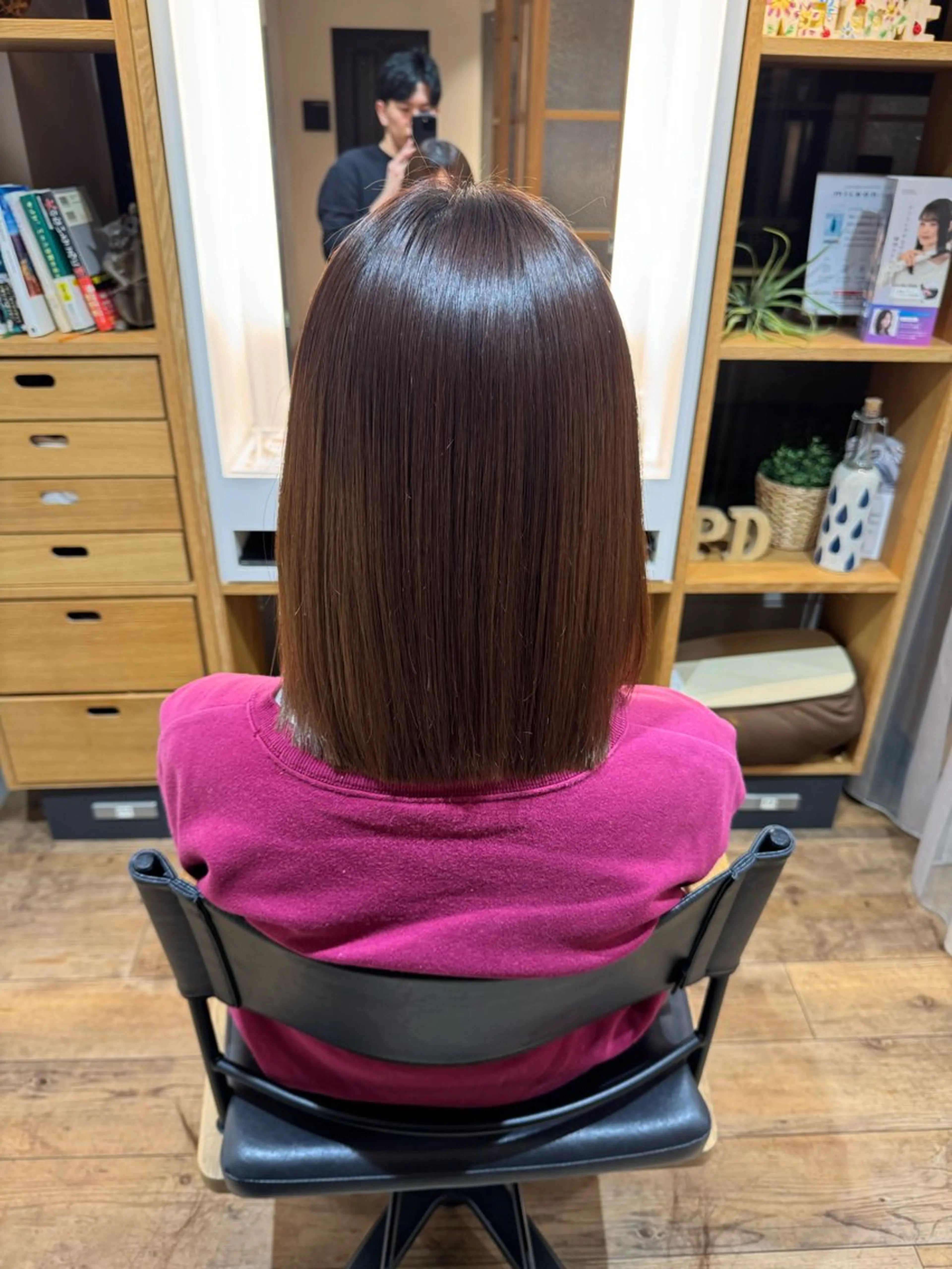 セミロング カット 縮毛矯正 トリートメント afloatkobe所属・美髪/髪質改善 川口凌弥のヘアスタイル