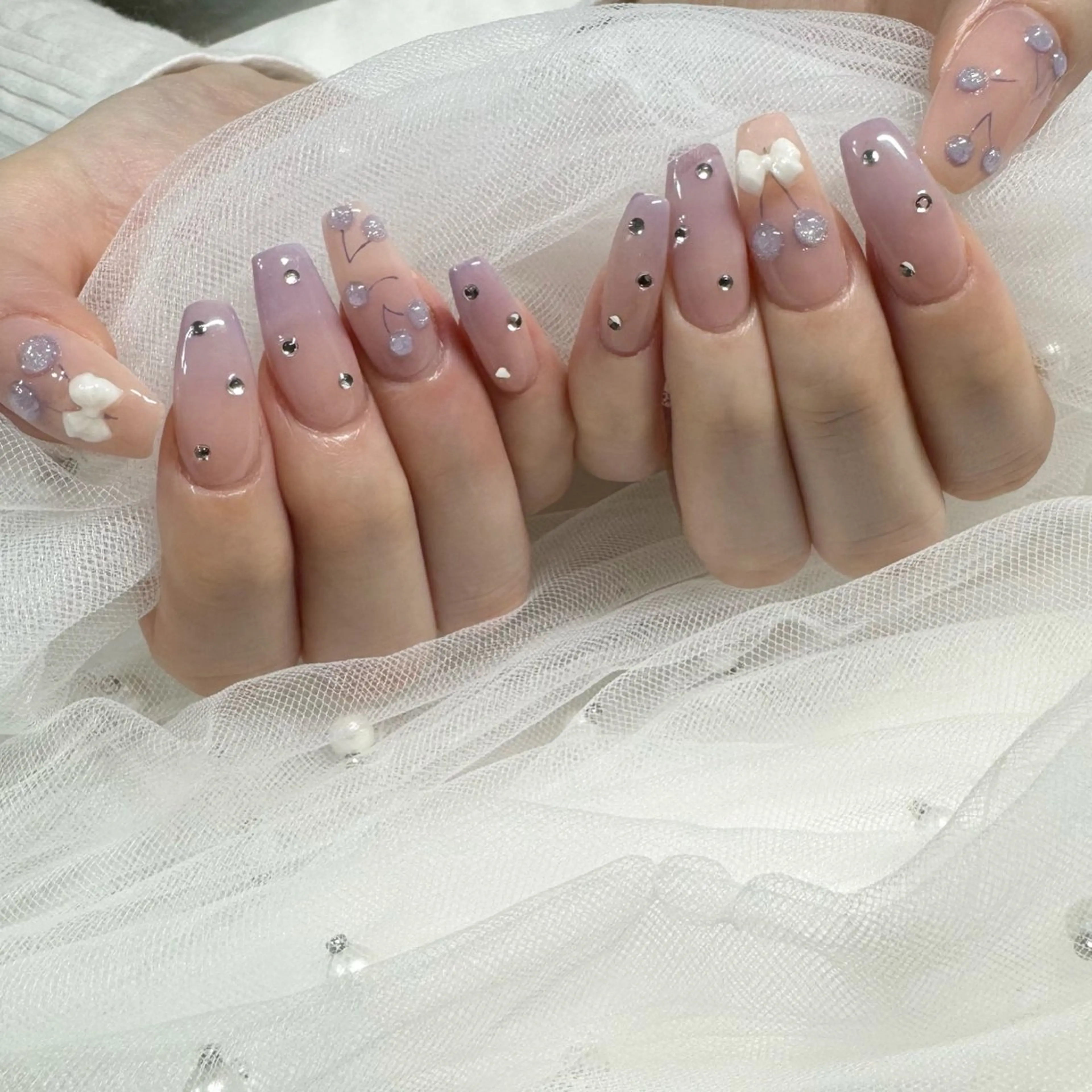 ネイル リボン 東 千夏のネイルデザイン