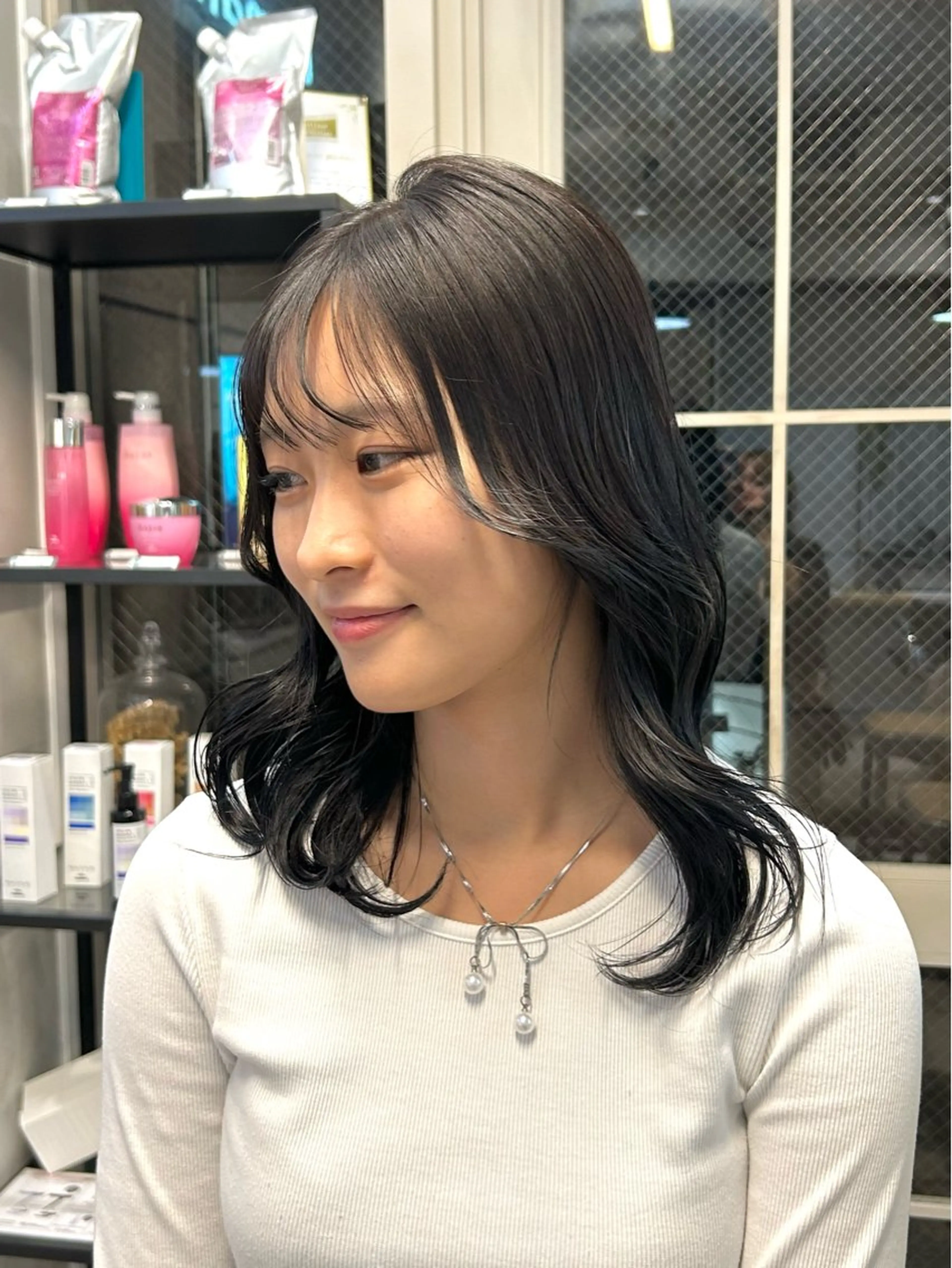 カラー moeka 表参道のヘアスタイル