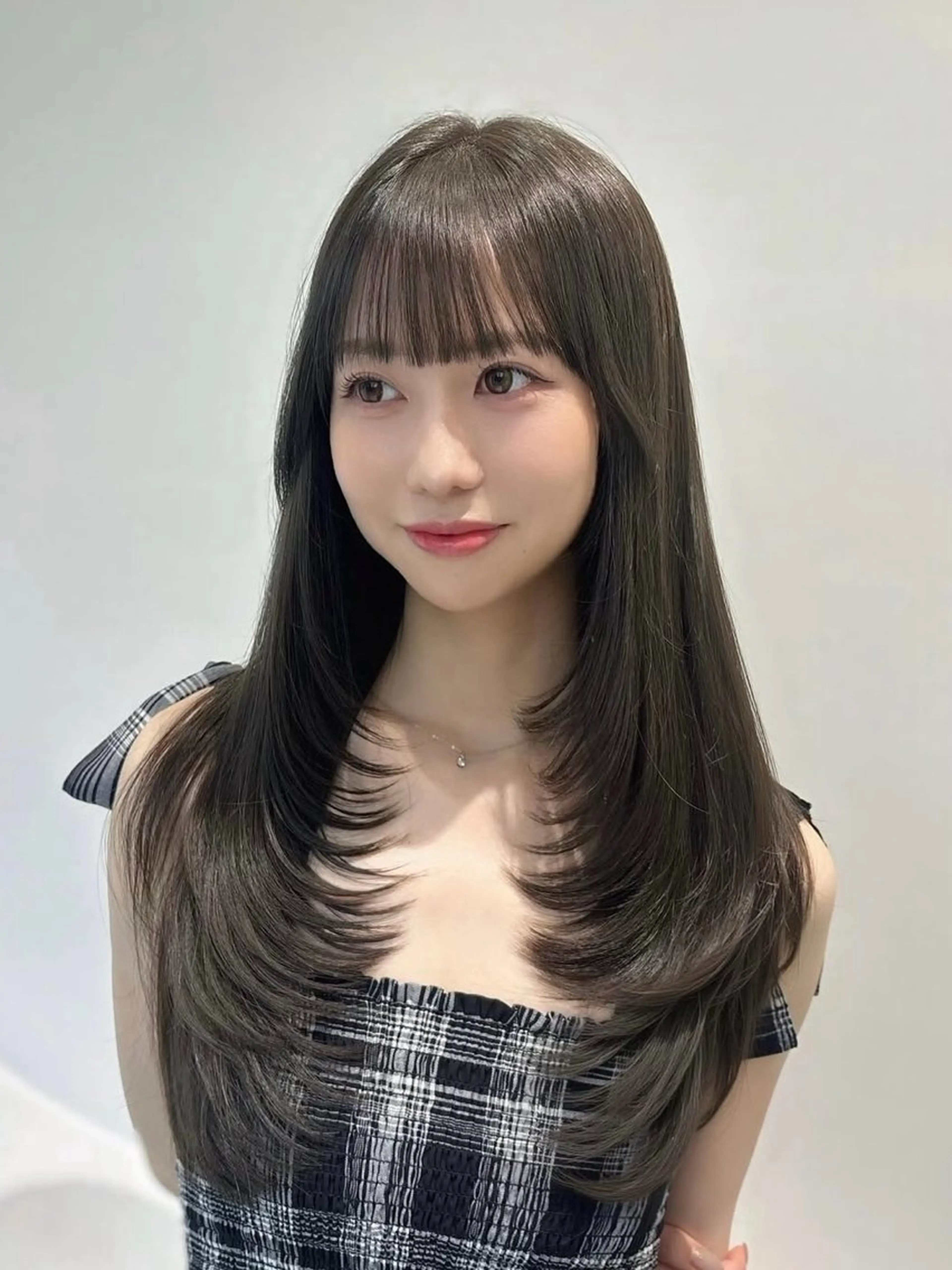 ロング カラー MINORI /レイヤーカットのヘアスタイル