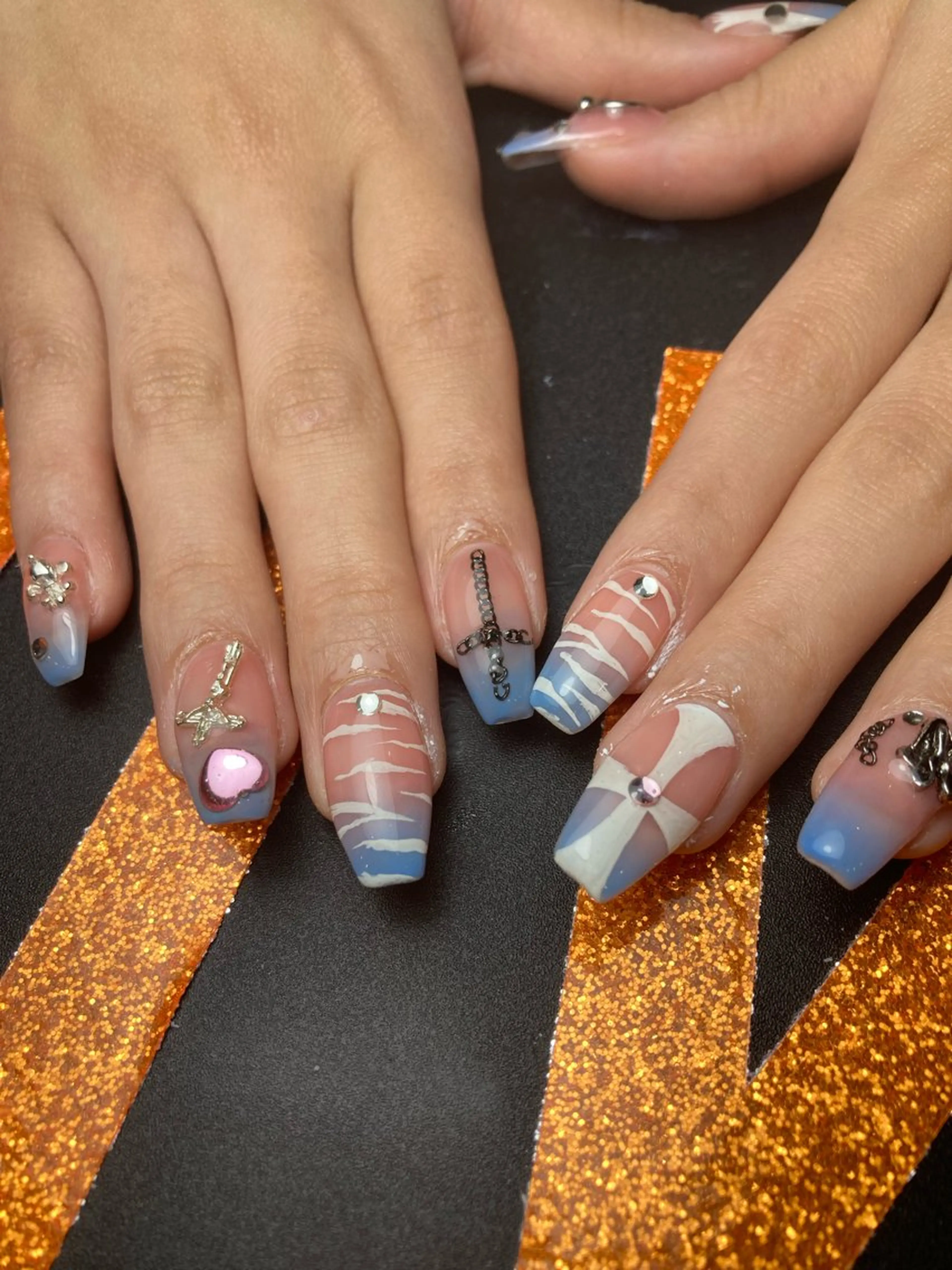 ネイル ハンドネイル 海外ネイル u4me🦄💜のネイルデザイン