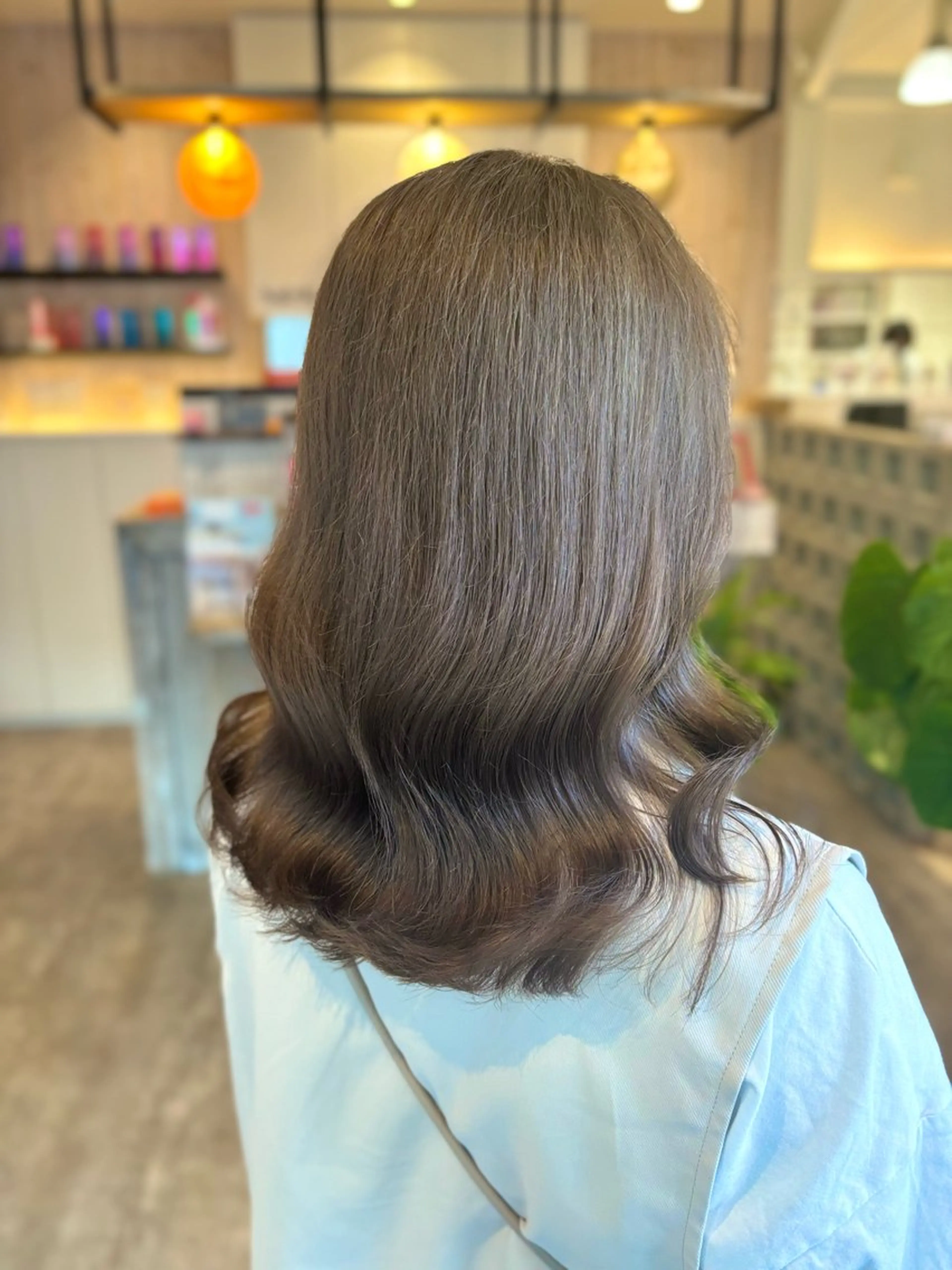 ミディアム カラー 石川 舞のヘアスタイル