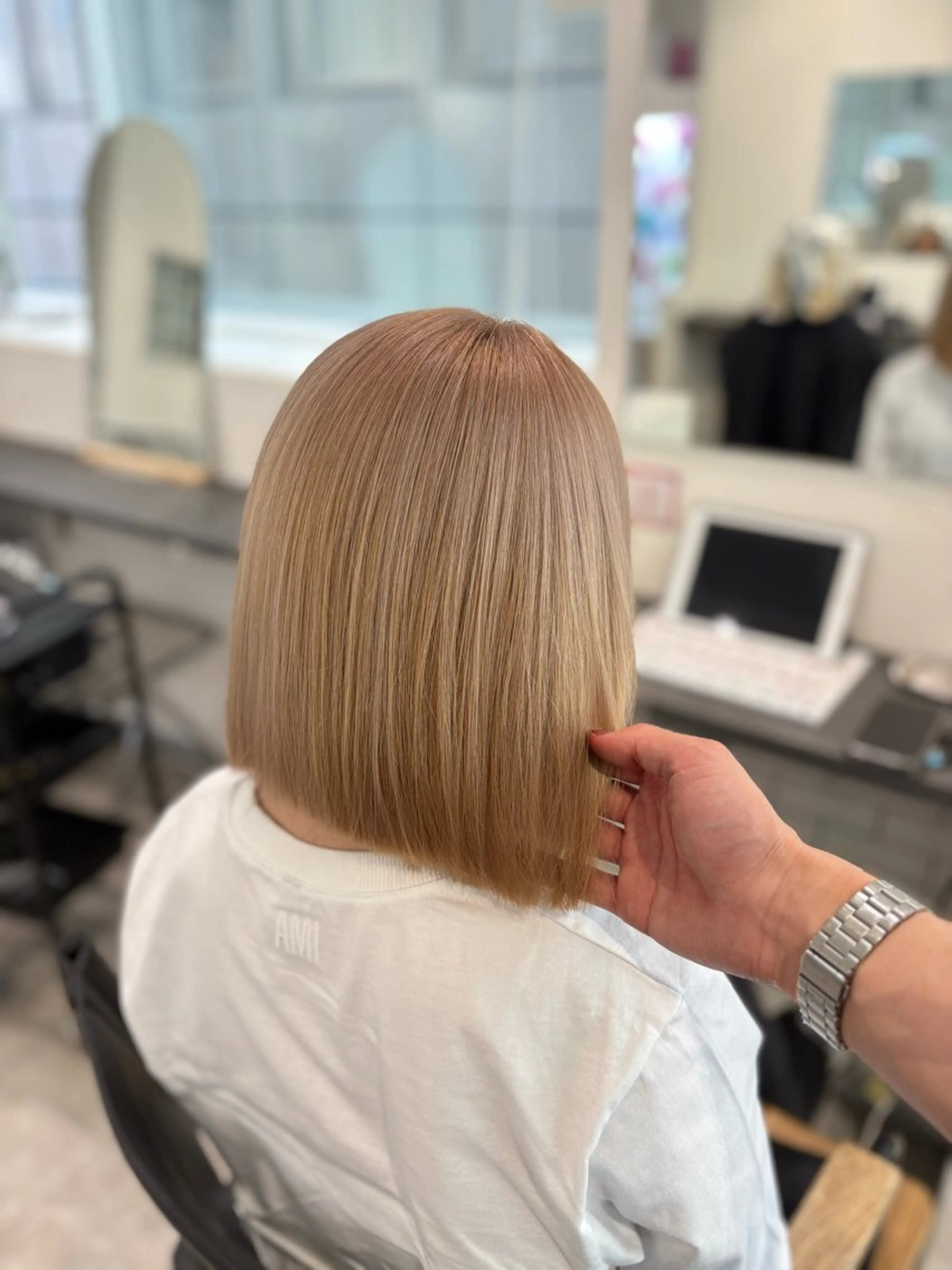 ミディアム ヘアカラー トリートメント GaKu/ハイトーン /ブリーチ/レイヤーのヘアスタイル