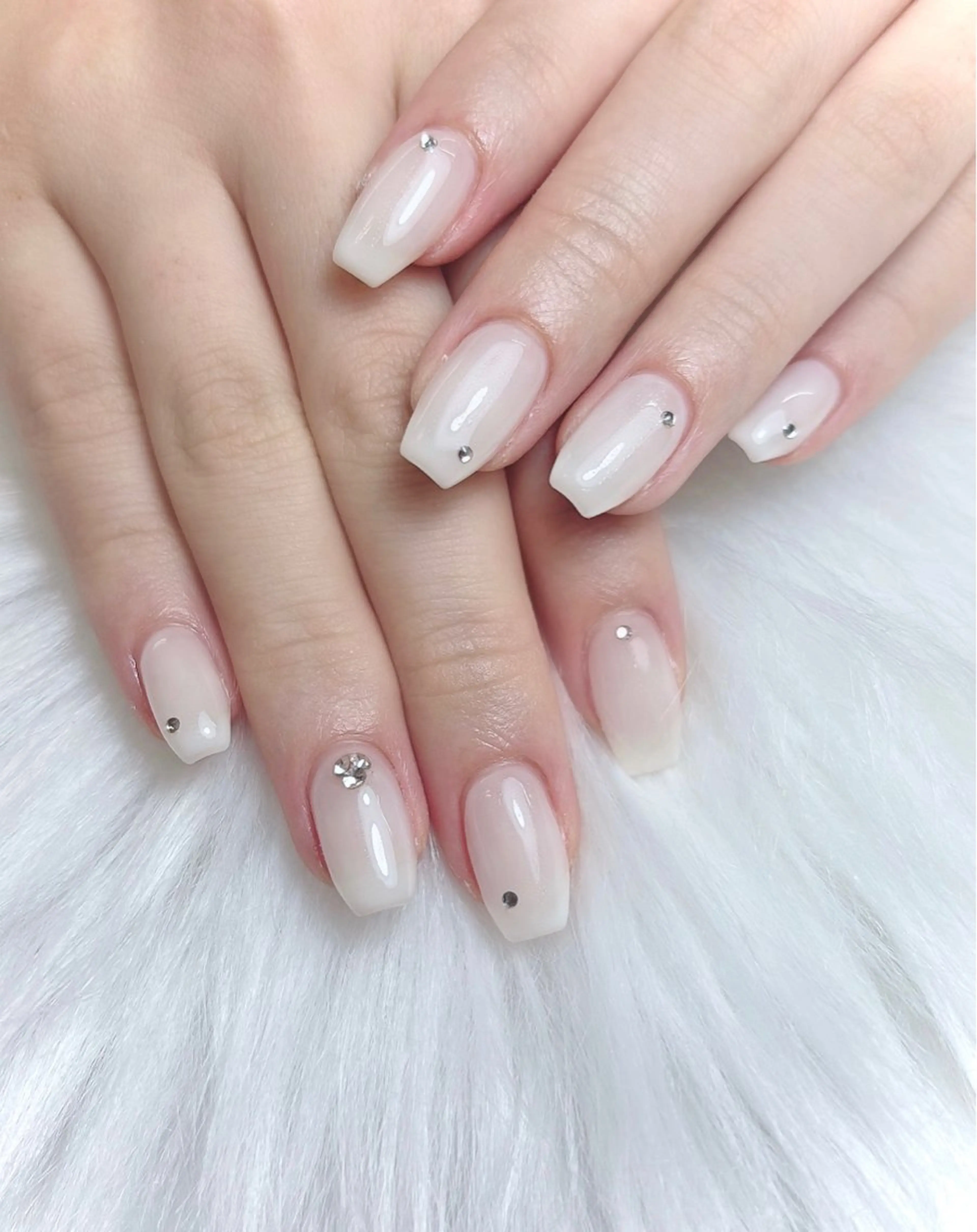 ネイル 韓国ネイル オフィスネイル シンプルネイル ストーンネイル ワンホンネイル ar studio/ ARISAのエステ・リラクイメージ