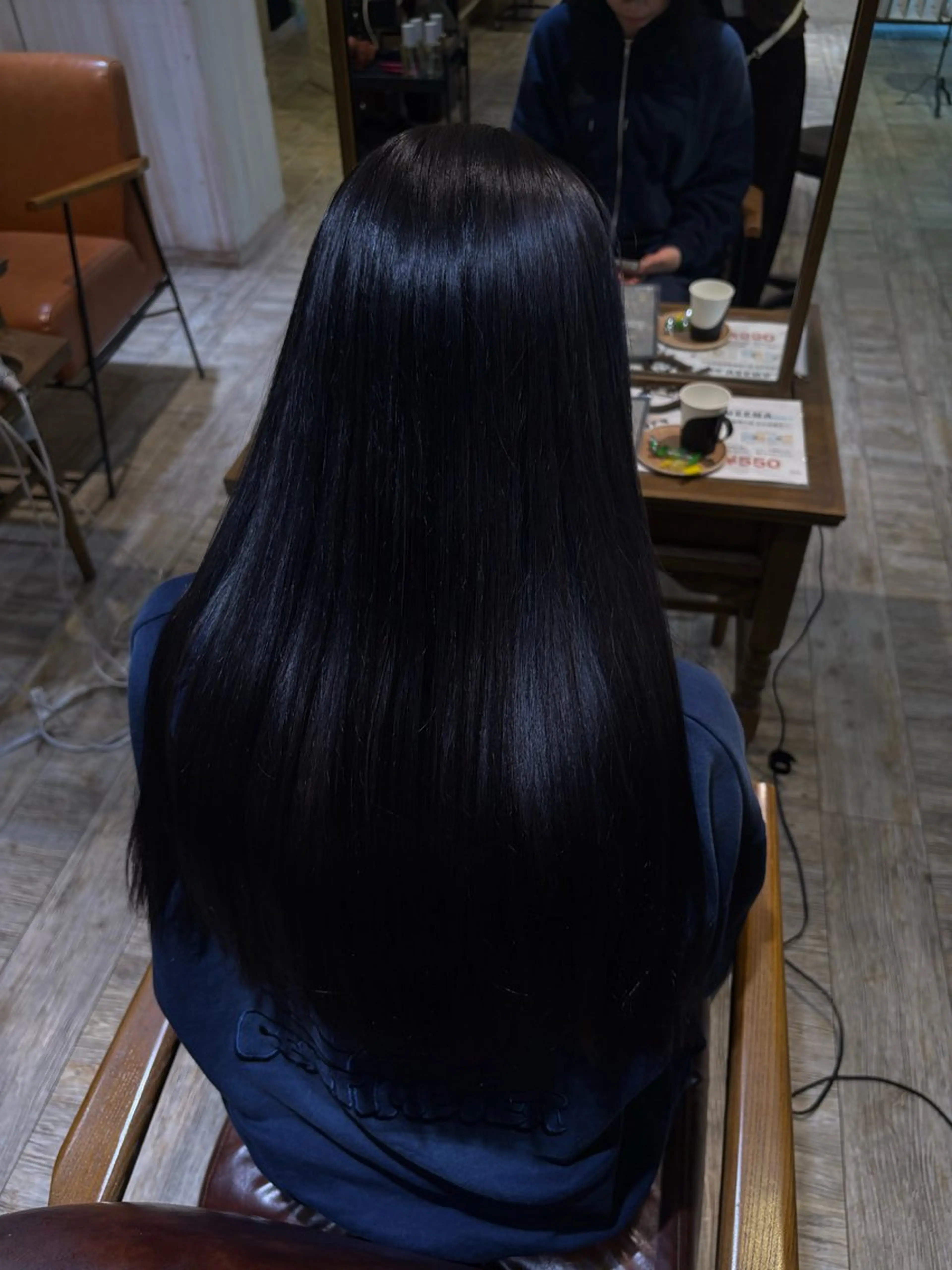 【 12月限定🎄】カット+艶カラー【オージュア1週間分お試しシャンプートリートメント付き】の写真