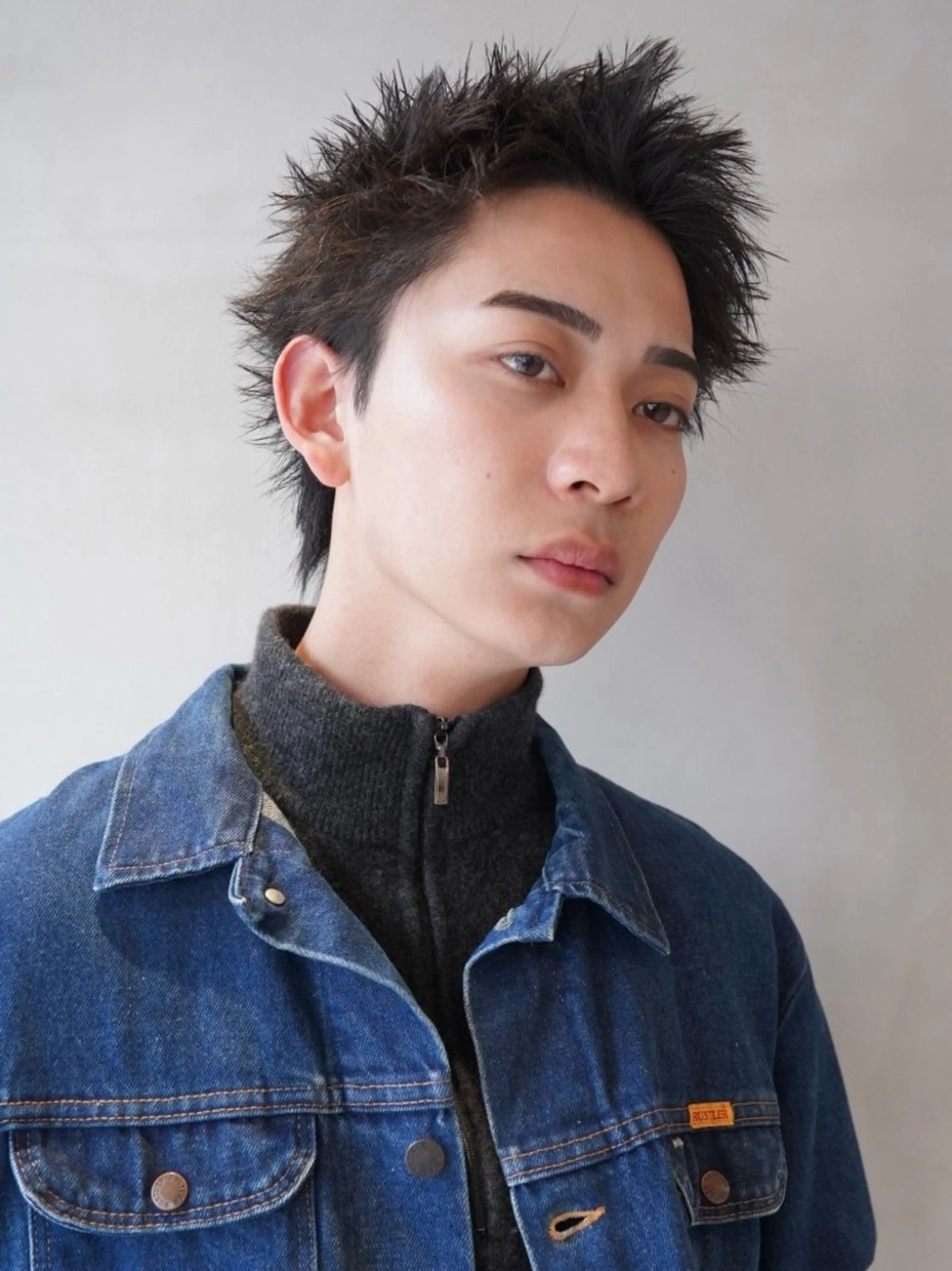 ショート パーマ メンズ 豊崎 佑輔のヘアスタイル