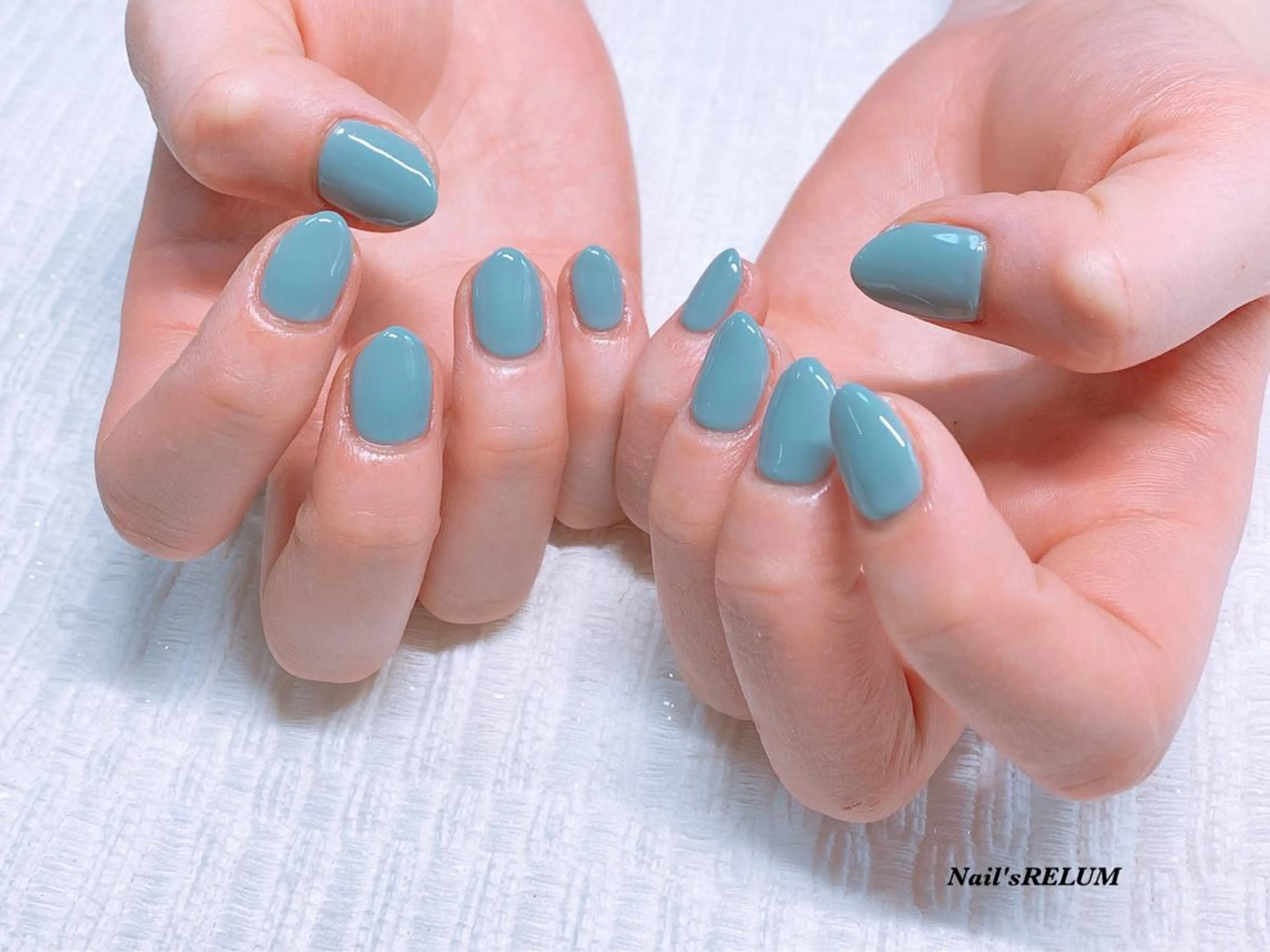 ネイル ワンカラーネイル シンプルネイル THECOLORS所属・近貞 莉奈のネイルデザイン